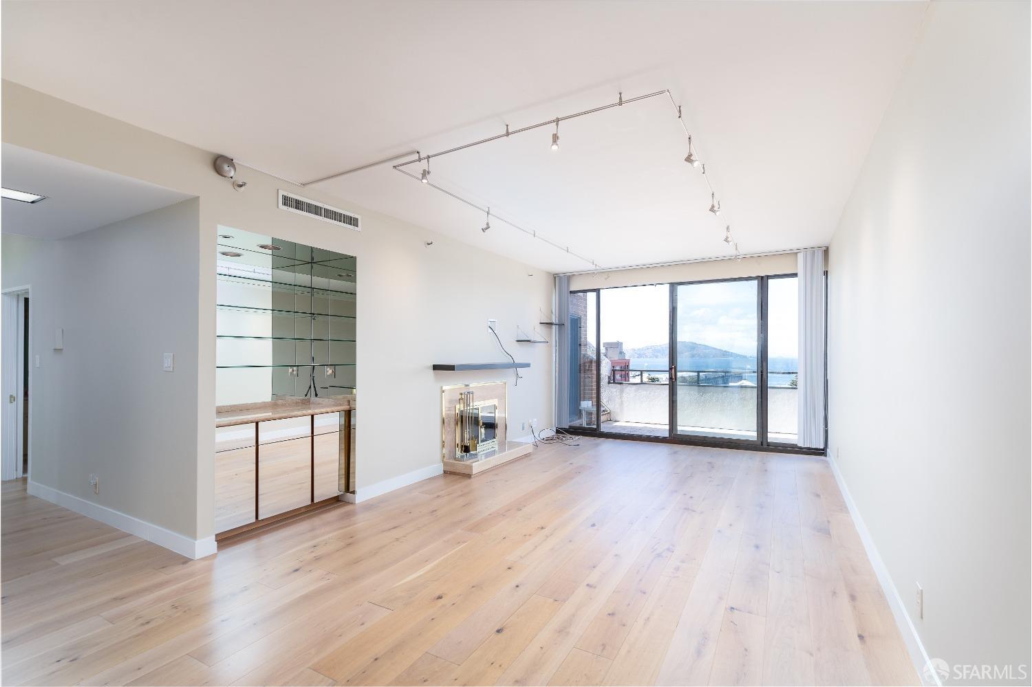 Detail Gallery Image 4 of 33 For 101 Lombard St 903w,  San Francisco,  CA 94111 - 2 Beds | 2 Baths