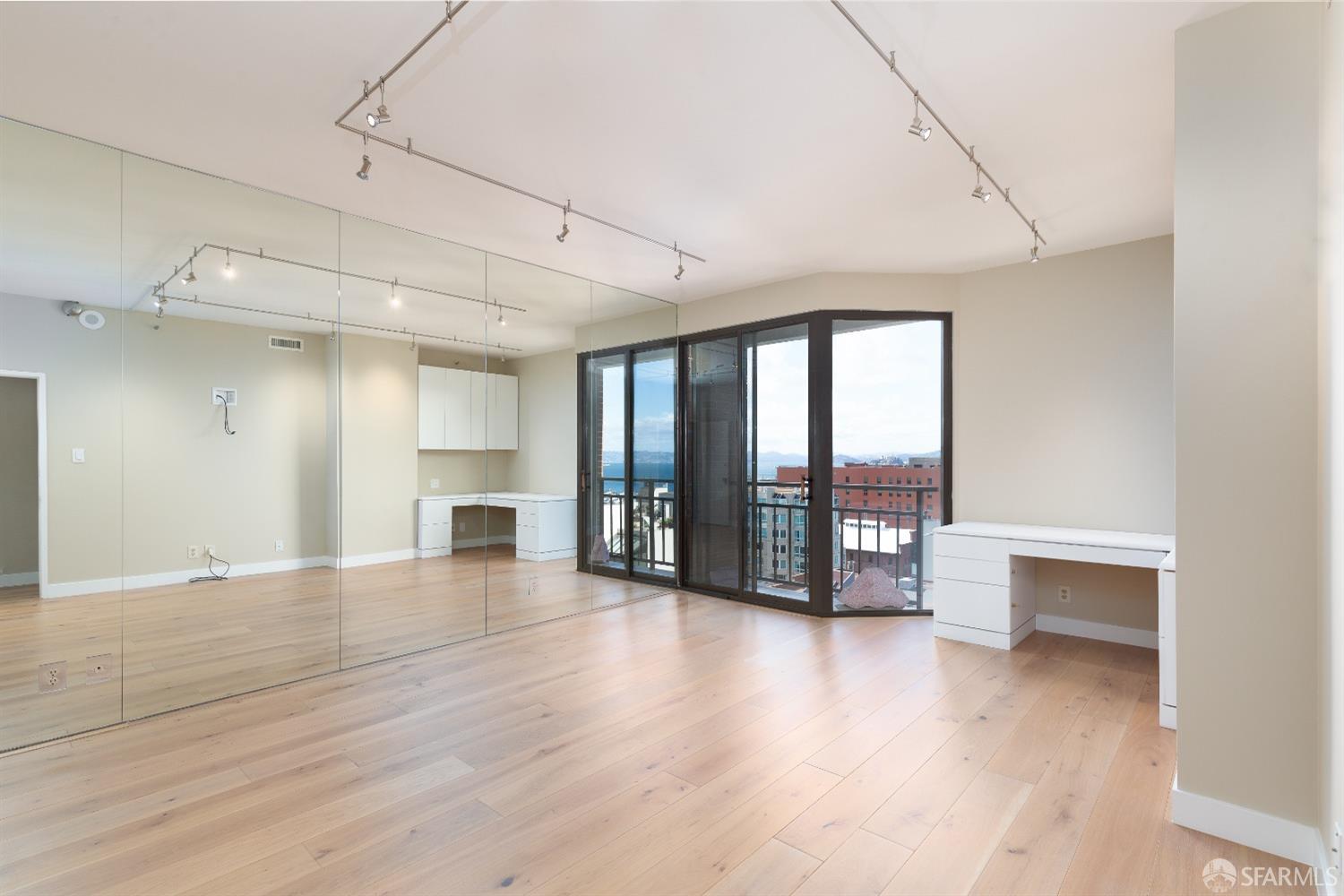 Detail Gallery Image 10 of 33 For 101 Lombard St 903w,  San Francisco,  CA 94111 - 2 Beds | 2 Baths
