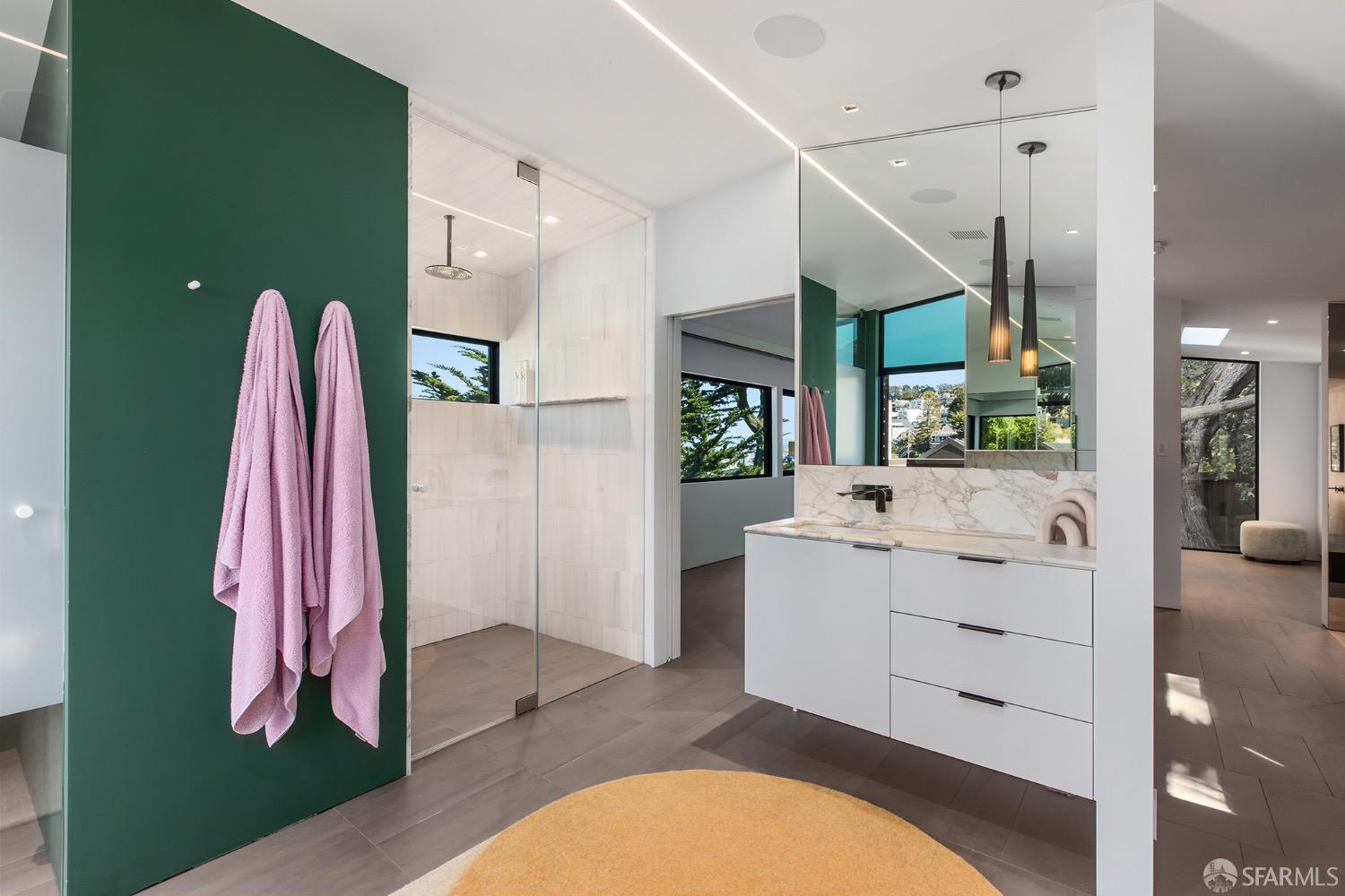 Detail Gallery Image 51 of 93 For 335 Diamond St, San Francisco,  CA 94114 - 3 Beds | 3 Baths