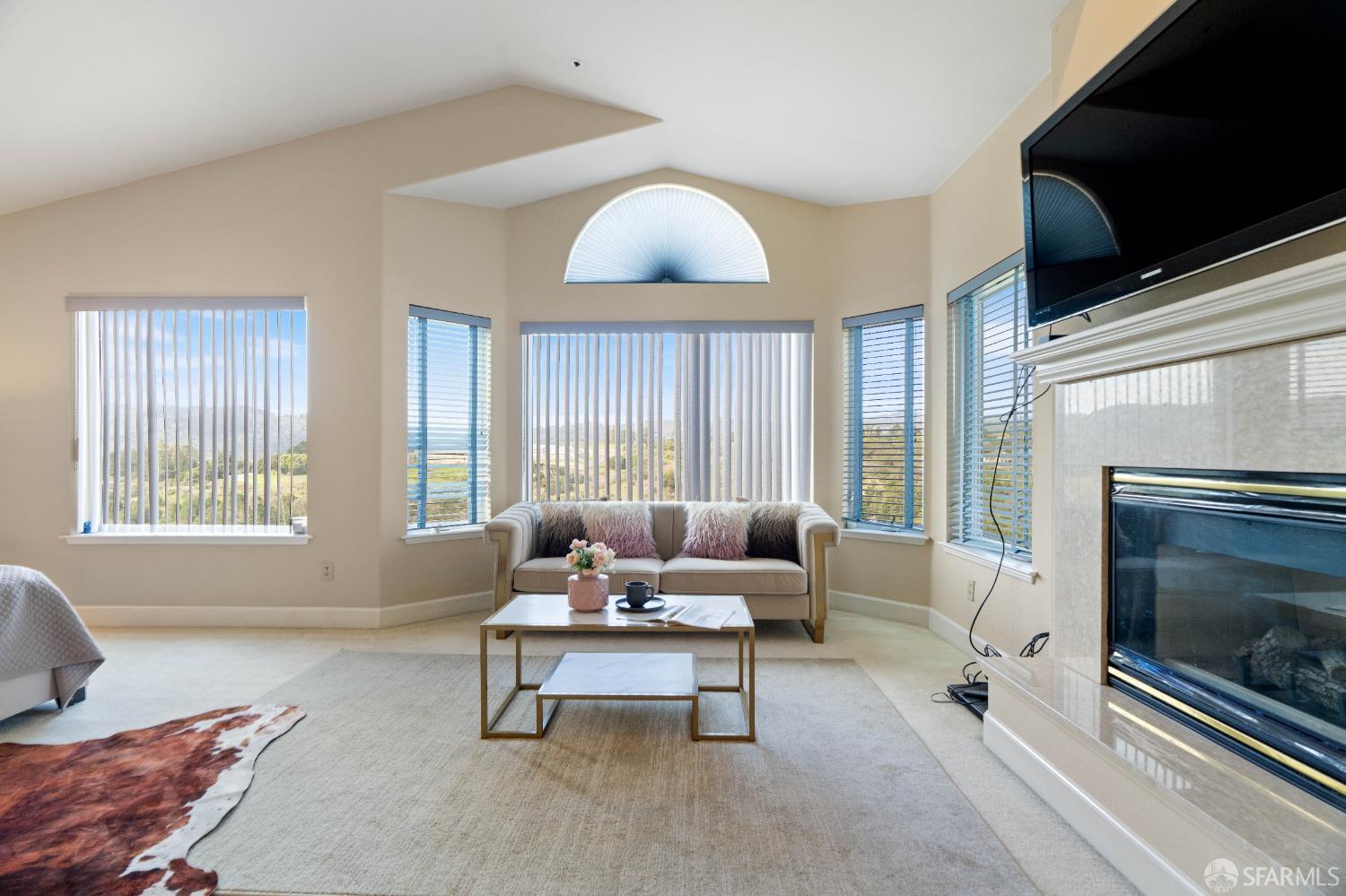 Detail Gallery Image 28 of 49 For 17 Lakewood Cir, San Mateo,  CA 94402 - 4 Beds | 3 Baths