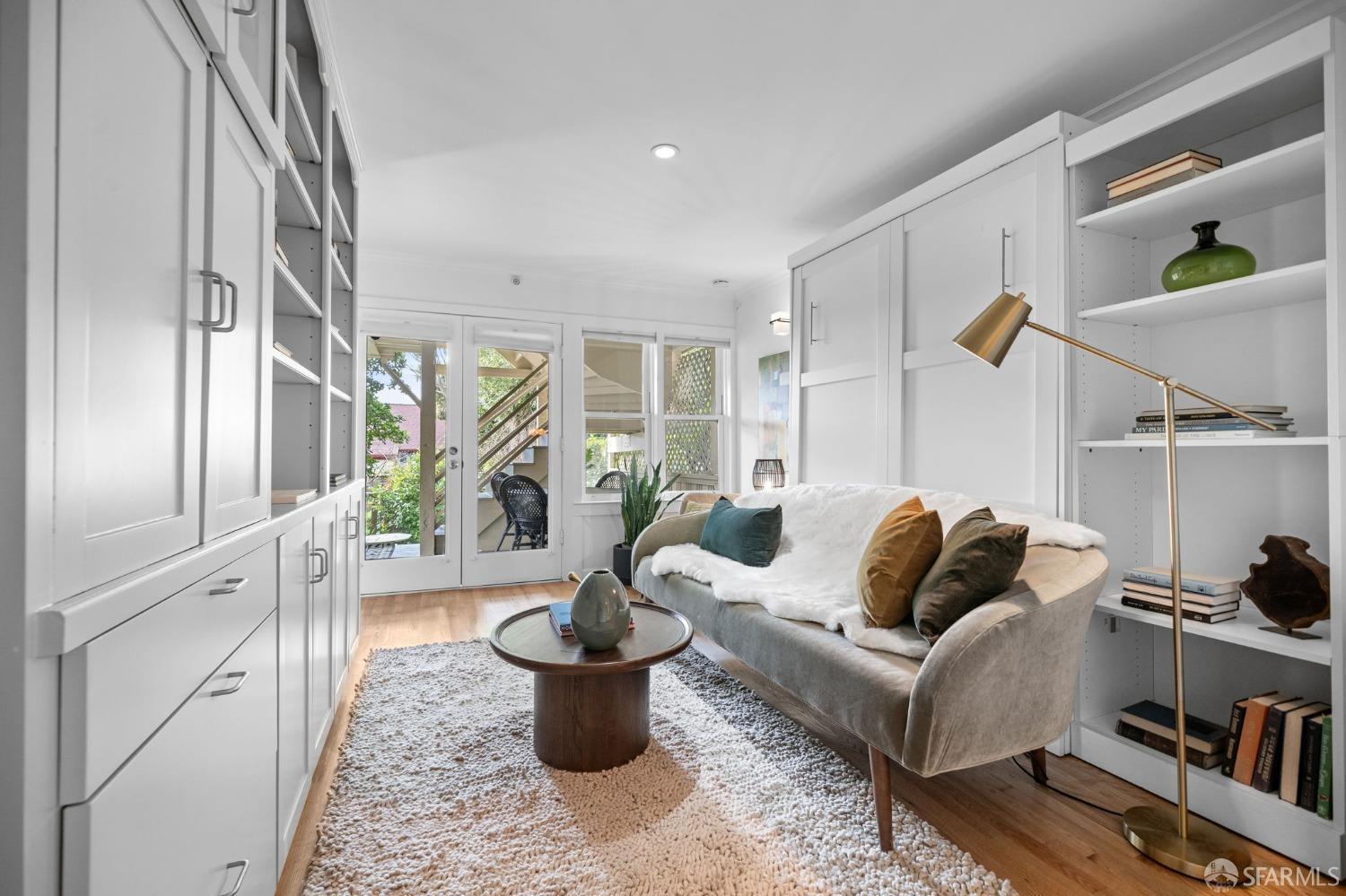 Photo #2: 425019572 Listing 
