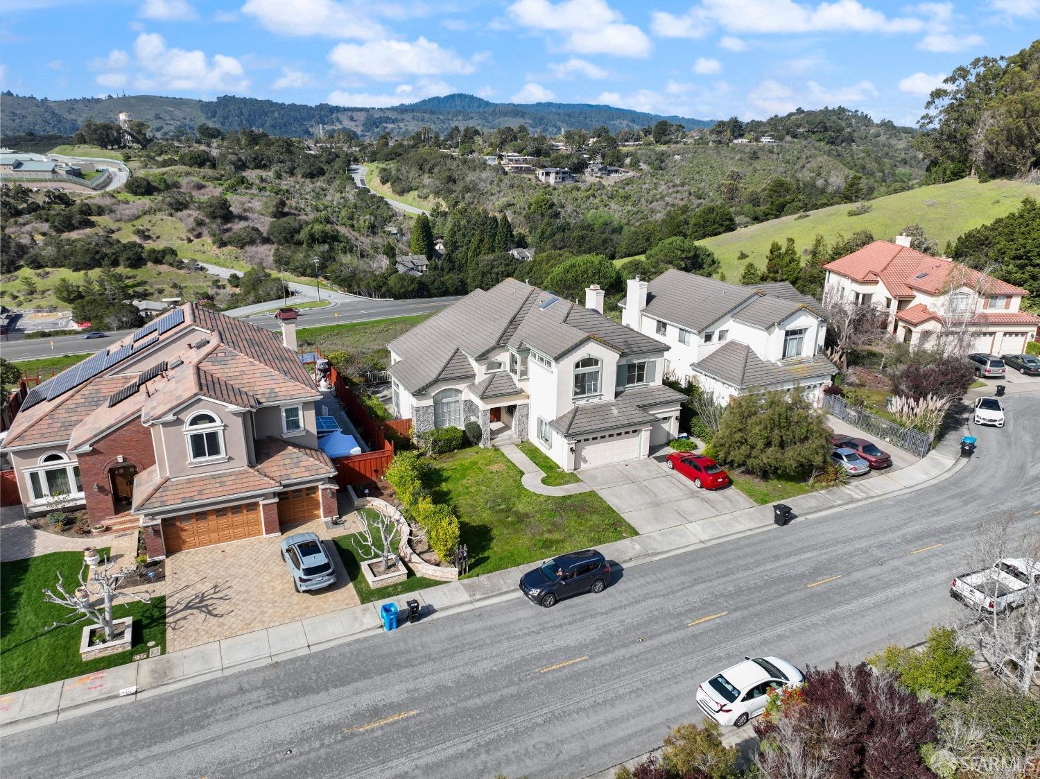 Detail Gallery Image 42 of 49 For 17 Lakewood Cir, San Mateo,  CA 94402 - 4 Beds | 3 Baths