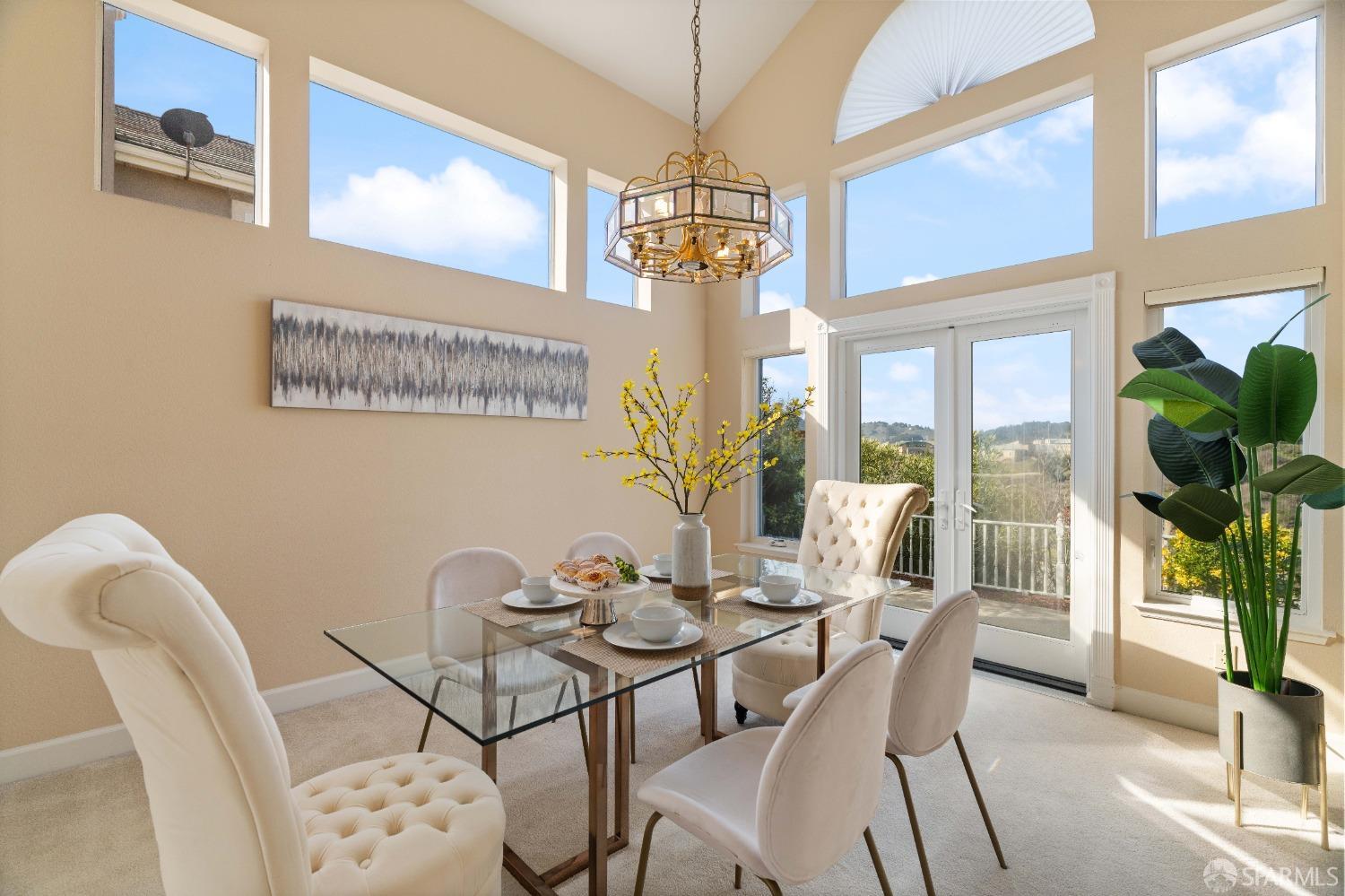 Detail Gallery Image 7 of 49 For 17 Lakewood Cir, San Mateo,  CA 94402 - 4 Beds | 3 Baths