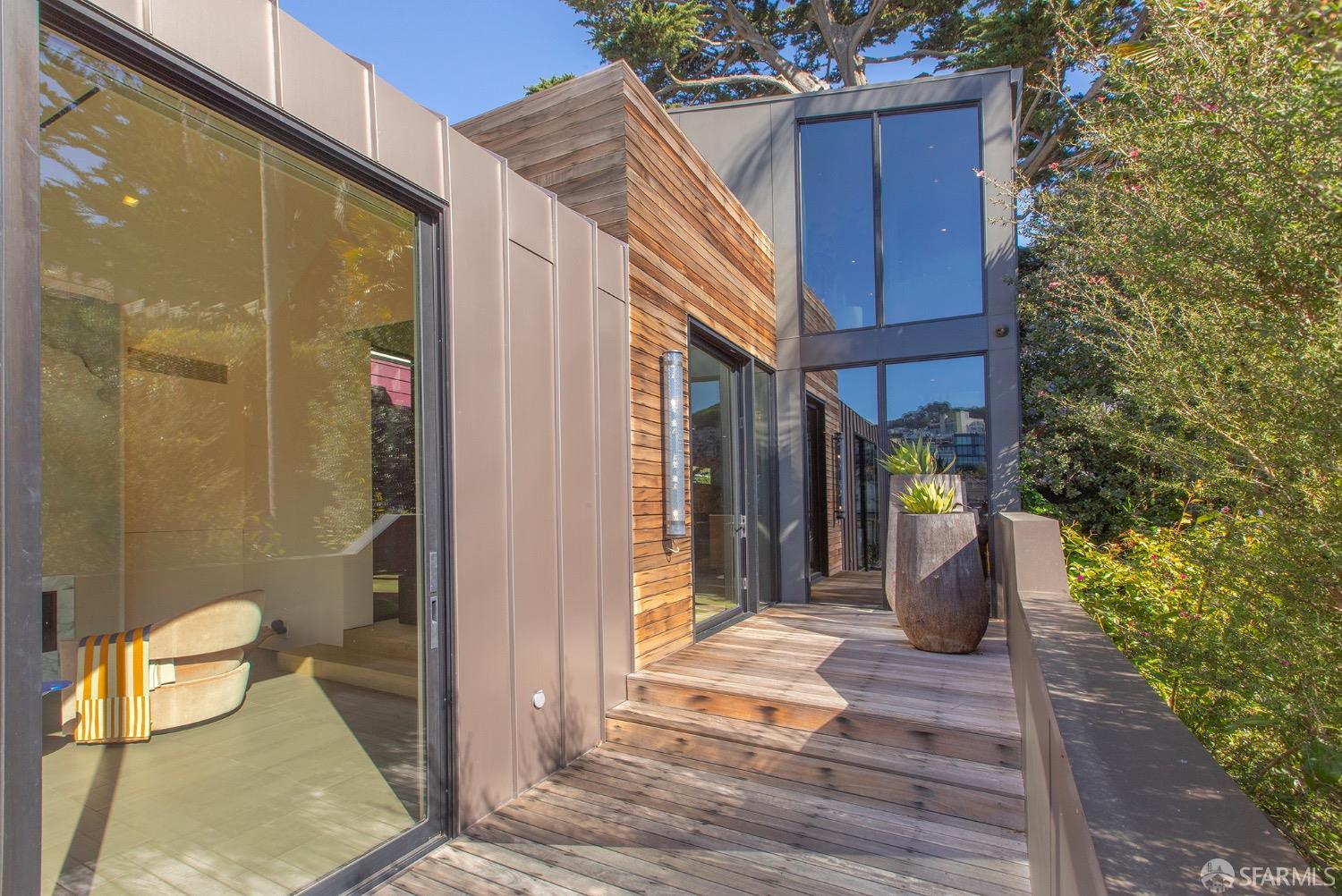 Detail Gallery Image 62 of 93 For 335 Diamond St, San Francisco,  CA 94114 - 3 Beds | 3 Baths