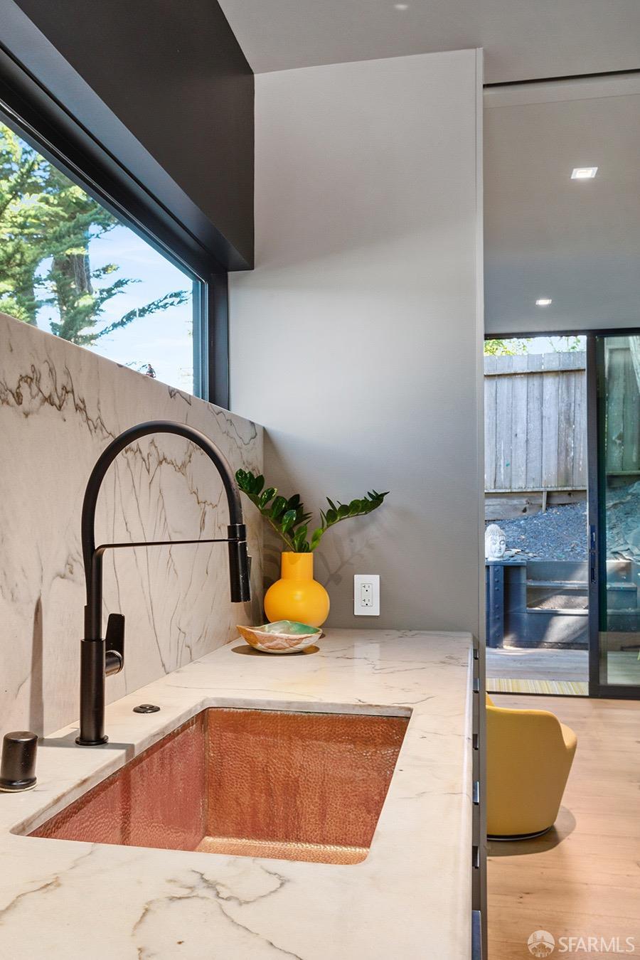 Detail Gallery Image 24 of 93 For 335 Diamond St, San Francisco,  CA 94114 - 3 Beds | 3 Baths