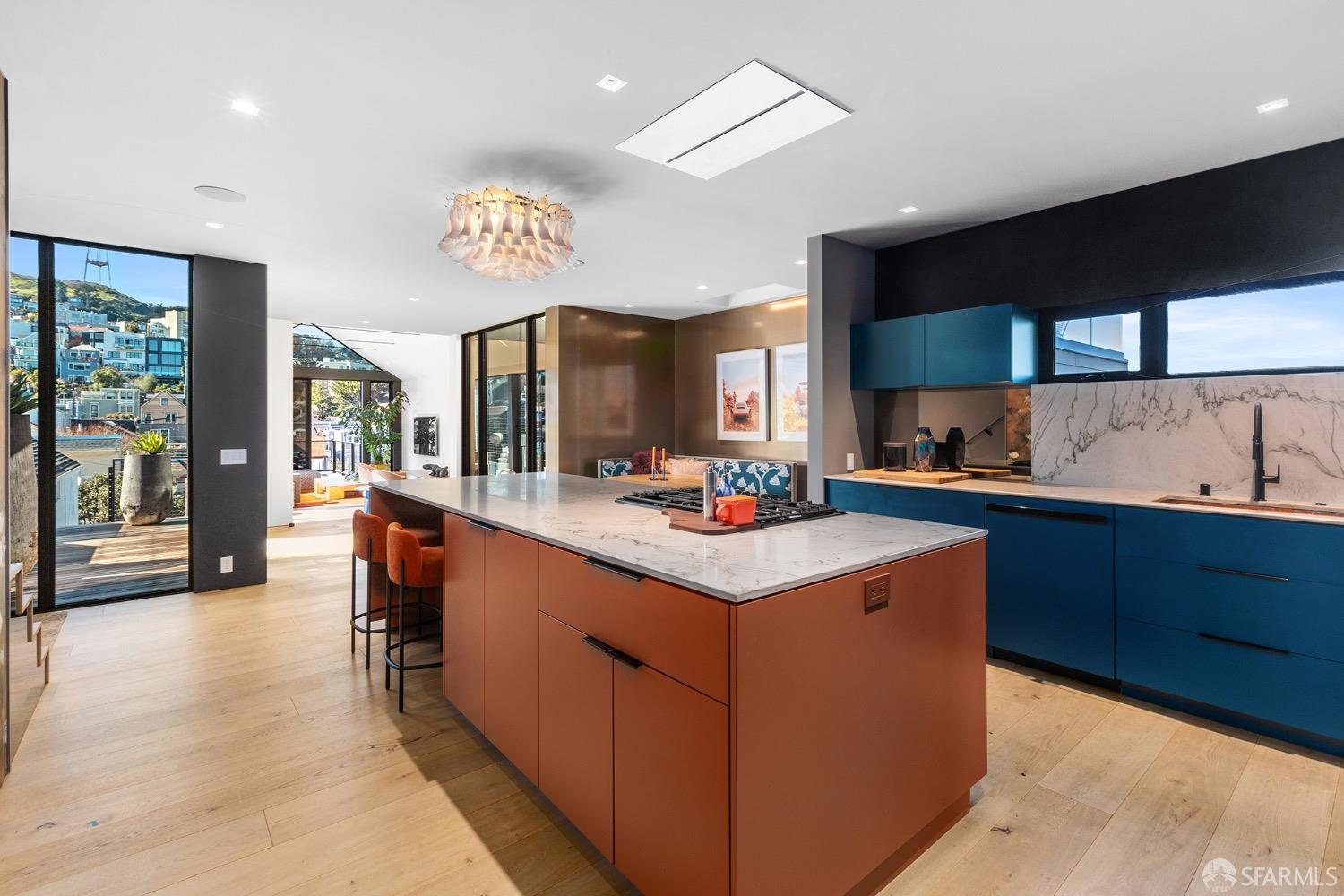 Detail Gallery Image 25 of 93 For 335 Diamond St, San Francisco,  CA 94114 - 3 Beds | 3 Baths