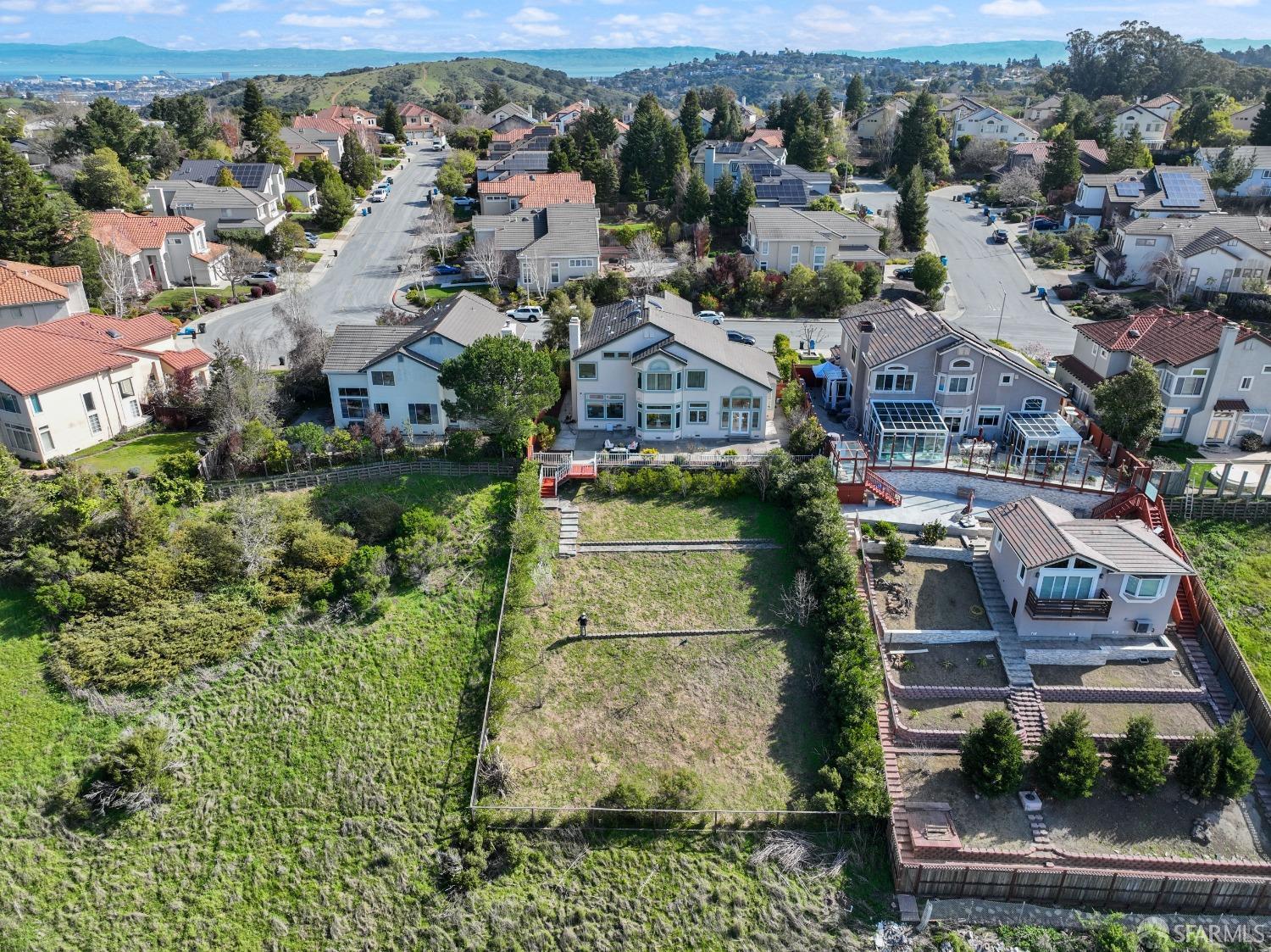 Detail Gallery Image 48 of 49 For 17 Lakewood Cir, San Mateo,  CA 94402 - 4 Beds | 3 Baths