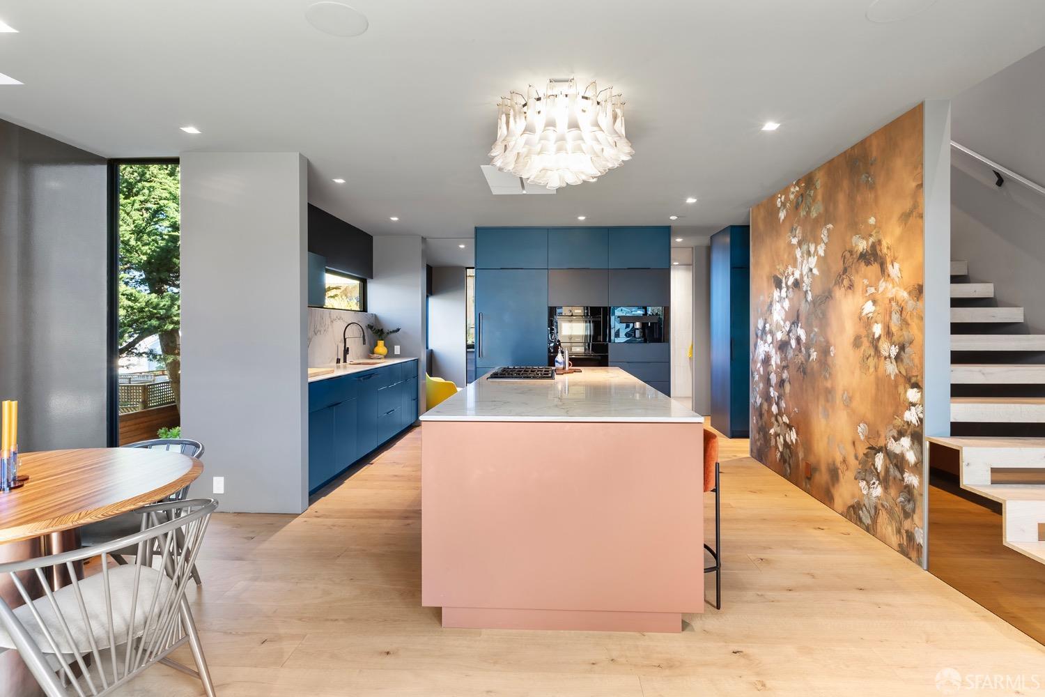 Detail Gallery Image 19 of 93 For 335 Diamond St, San Francisco,  CA 94114 - 3 Beds | 3 Baths
