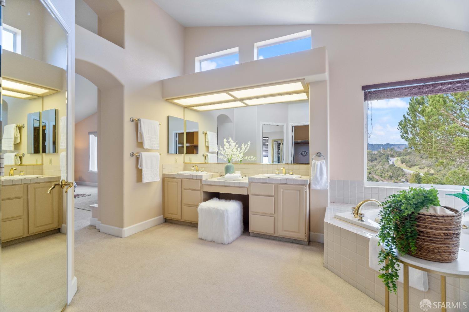 Detail Gallery Image 32 of 49 For 17 Lakewood Cir, San Mateo,  CA 94402 - 4 Beds | 3 Baths