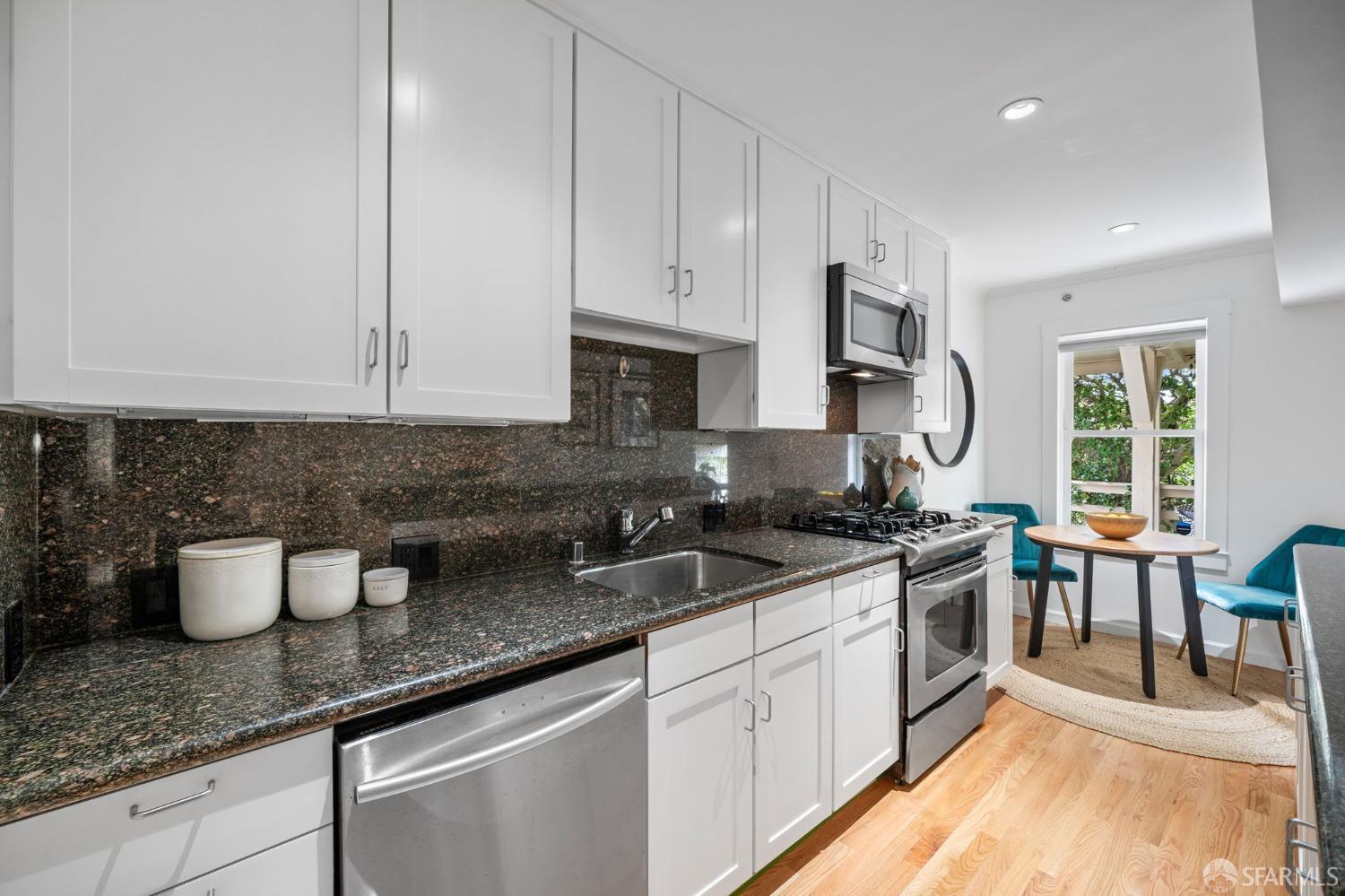 Photo #15: 425019572 Listing: Photo #15