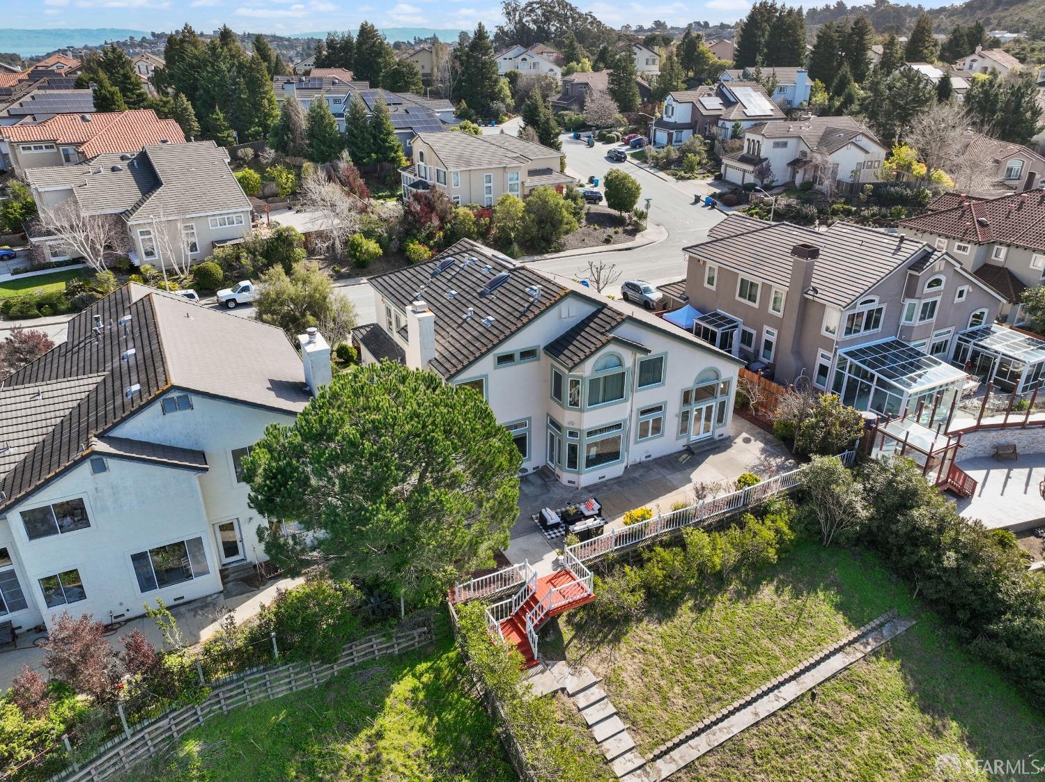 Detail Gallery Image 44 of 49 For 17 Lakewood Cir, San Mateo,  CA 94402 - 4 Beds | 3 Baths