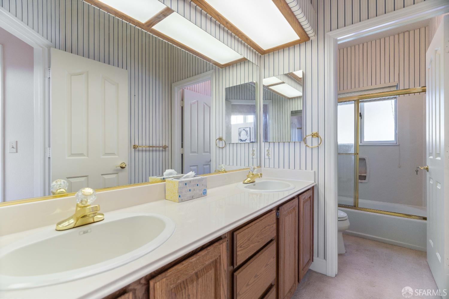 Detail Gallery Image 22 of 49 For 17 Lakewood Cir, San Mateo,  CA 94402 - 4 Beds | 3 Baths