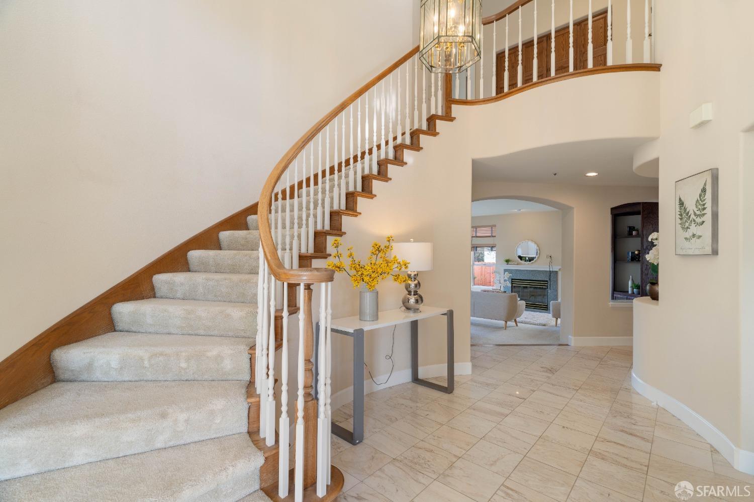 Detail Gallery Image 4 of 49 For 17 Lakewood Cir, San Mateo,  CA 94402 - 4 Beds | 3 Baths