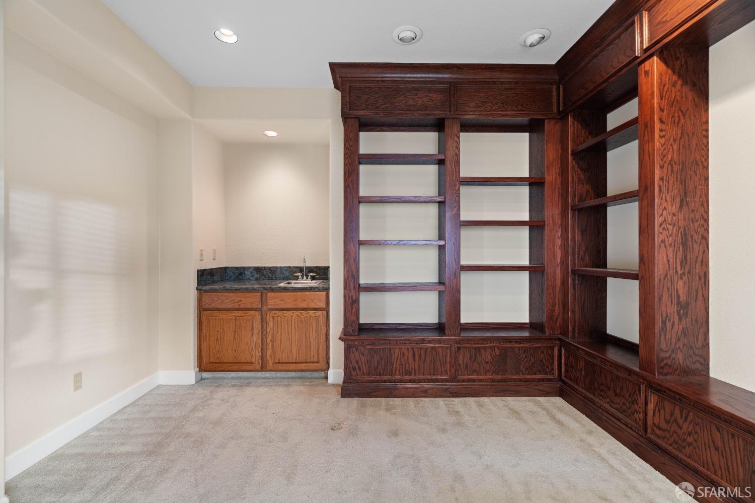 Detail Gallery Image 9 of 49 For 17 Lakewood Cir, San Mateo,  CA 94402 - 4 Beds | 3 Baths
