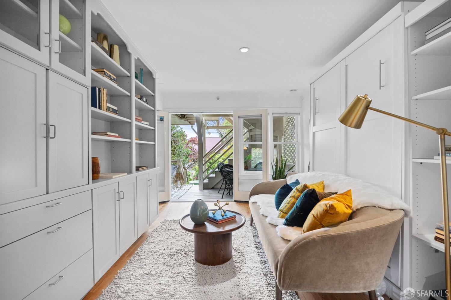 Photo #3: 425019572 Listing 