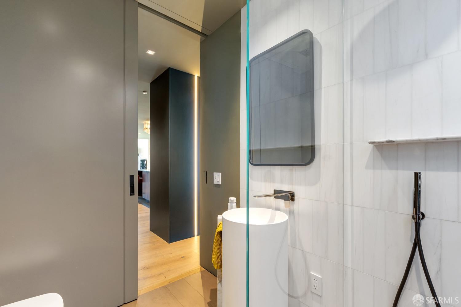 Detail Gallery Image 37 of 93 For 335 Diamond St, San Francisco,  CA 94114 - 3 Beds | 3 Baths