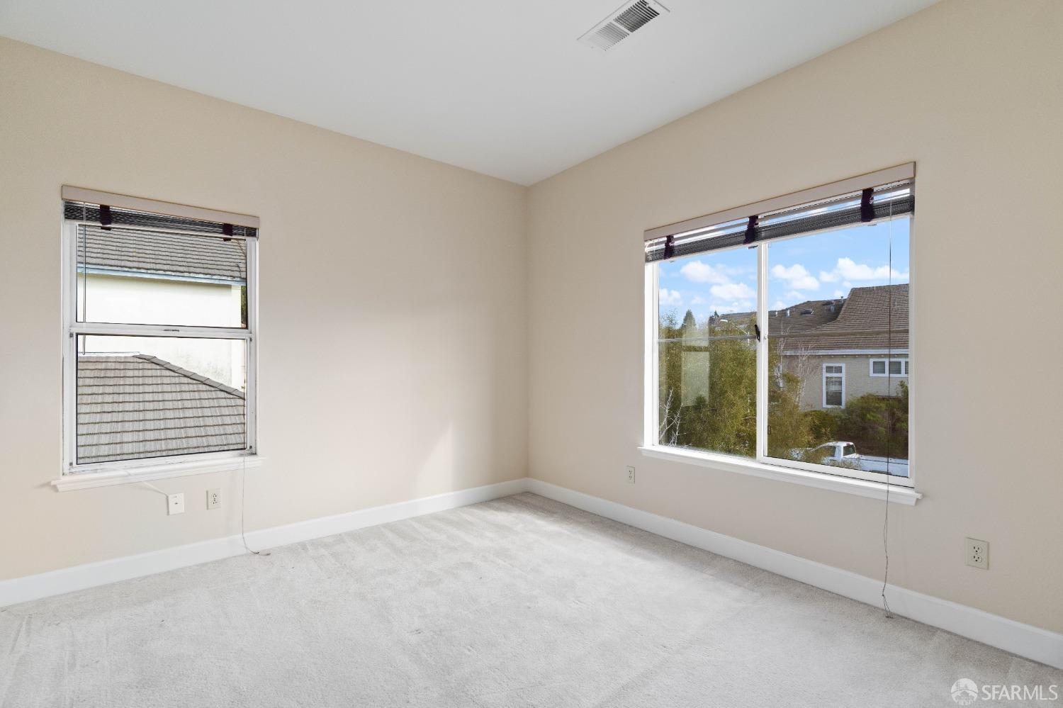 Detail Gallery Image 18 of 49 For 17 Lakewood Cir, San Mateo,  CA 94402 - 4 Beds | 3 Baths