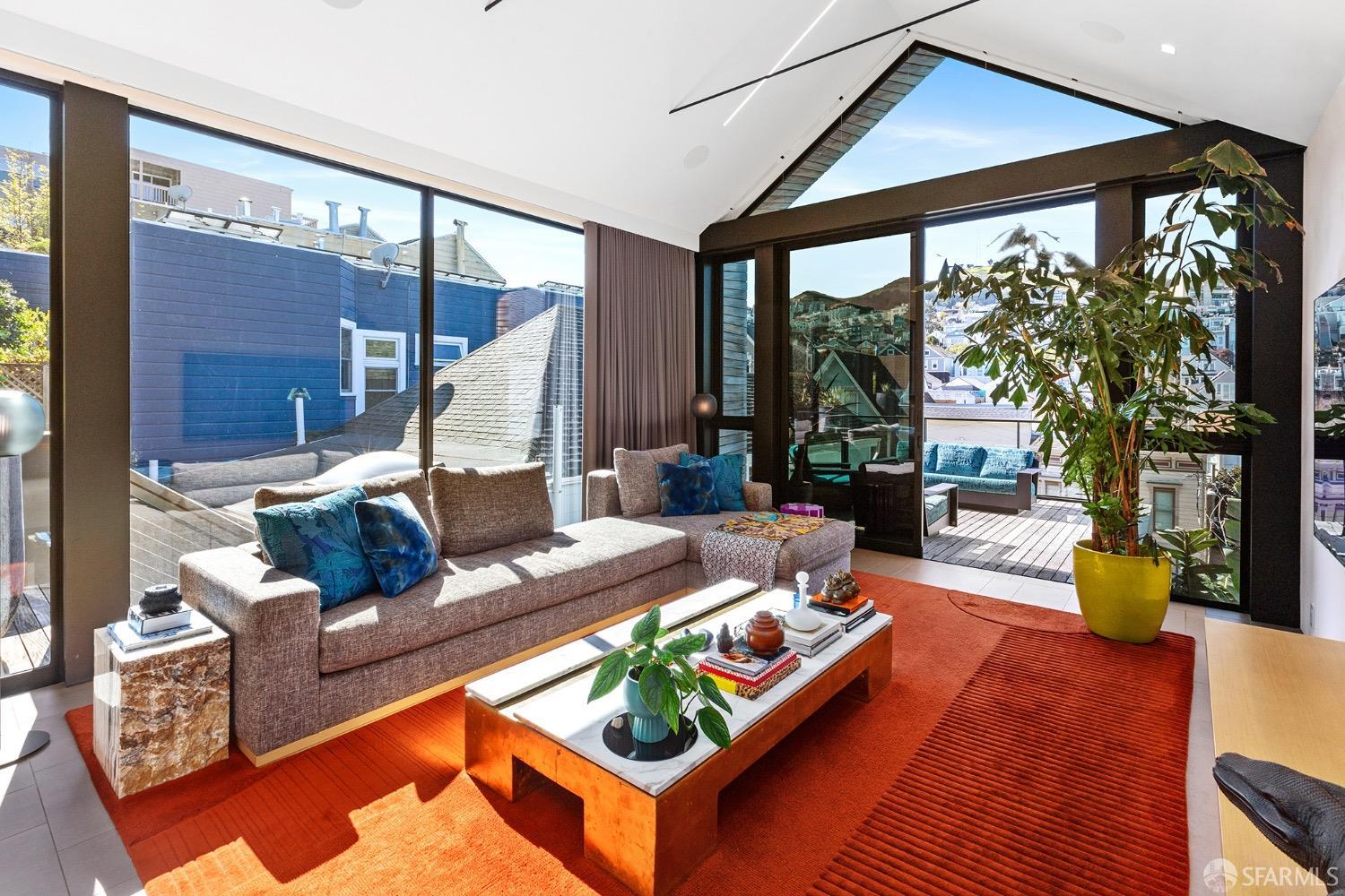 Detail Gallery Image 4 of 93 For 335 Diamond St, San Francisco,  CA 94114 - 3 Beds | 3 Baths
