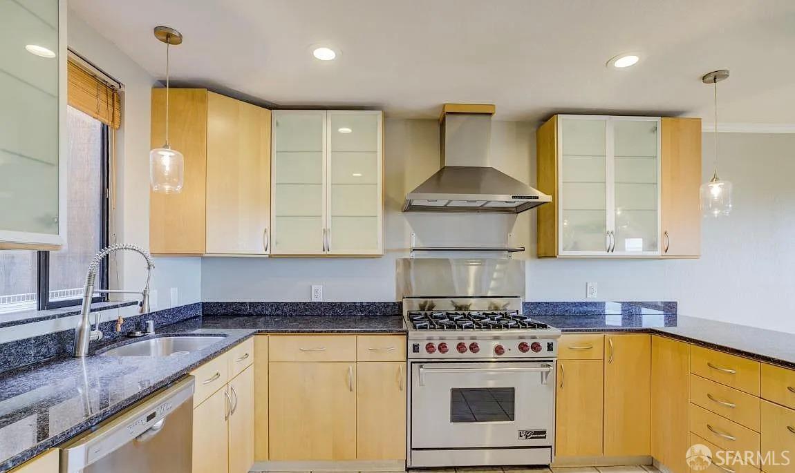 Detail Gallery Image 6 of 9 For 632 Missouri St #B,  San Francisco,  CA 94107 - 3 Beds | 2 Baths