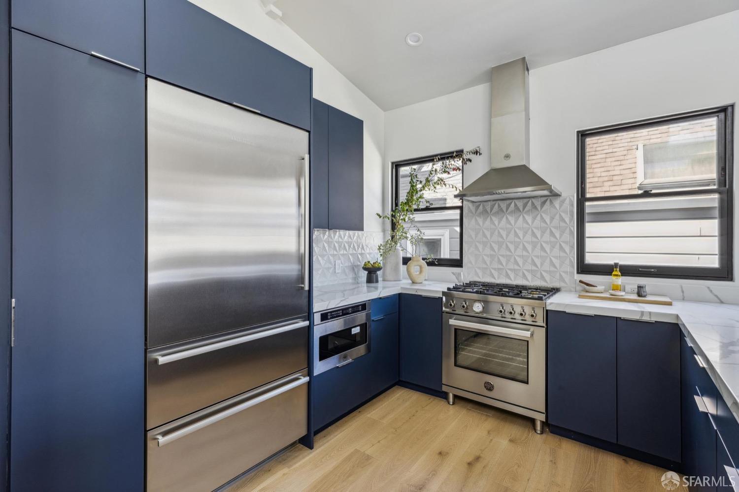 Photo #9: 425021634 Listing: Photo #9