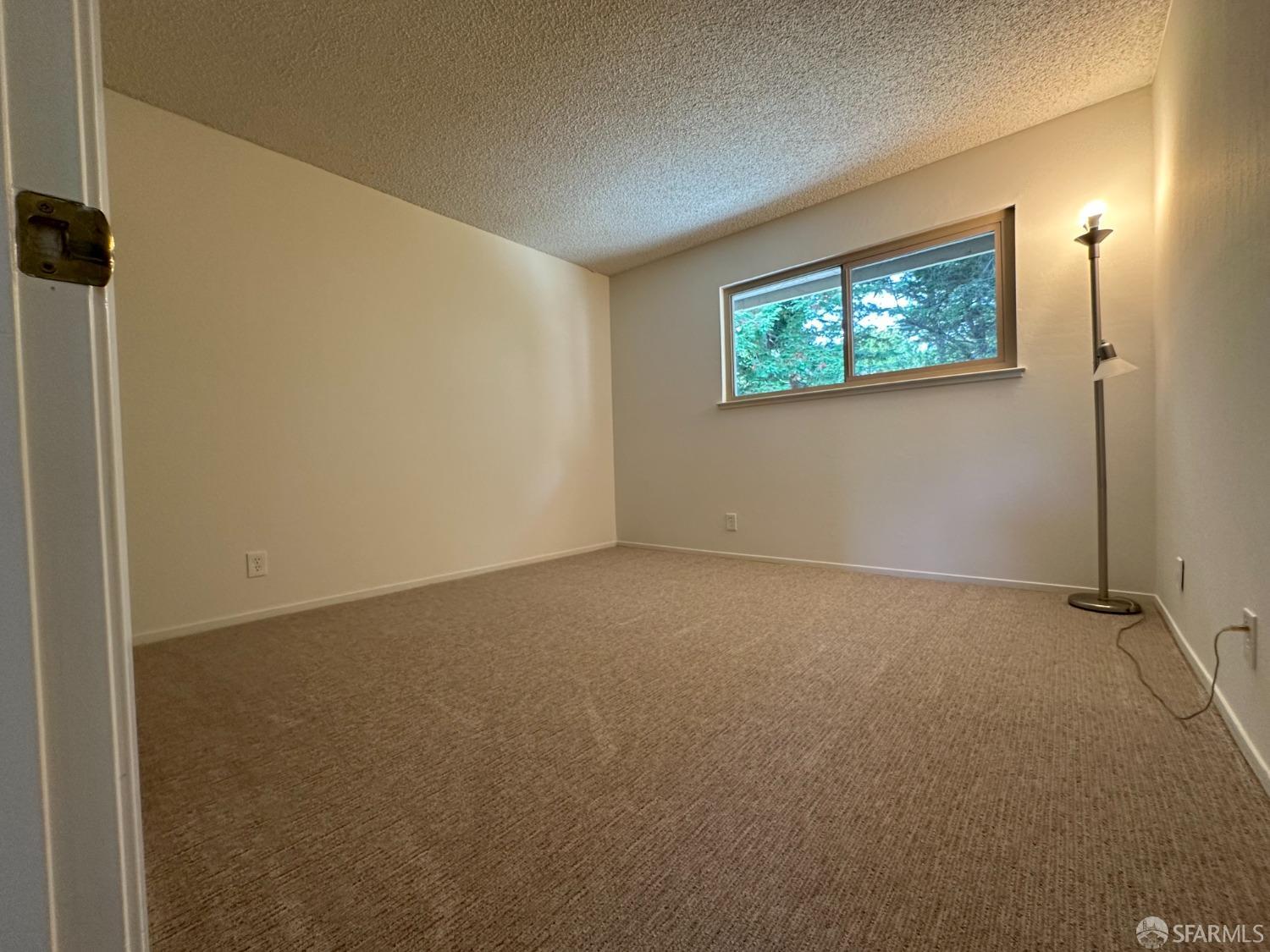 Detail Gallery Image 6 of 20 For 6 Havenridge Ct, San Mateo,  CA 94402 - 3 Beds | 2/1 Baths