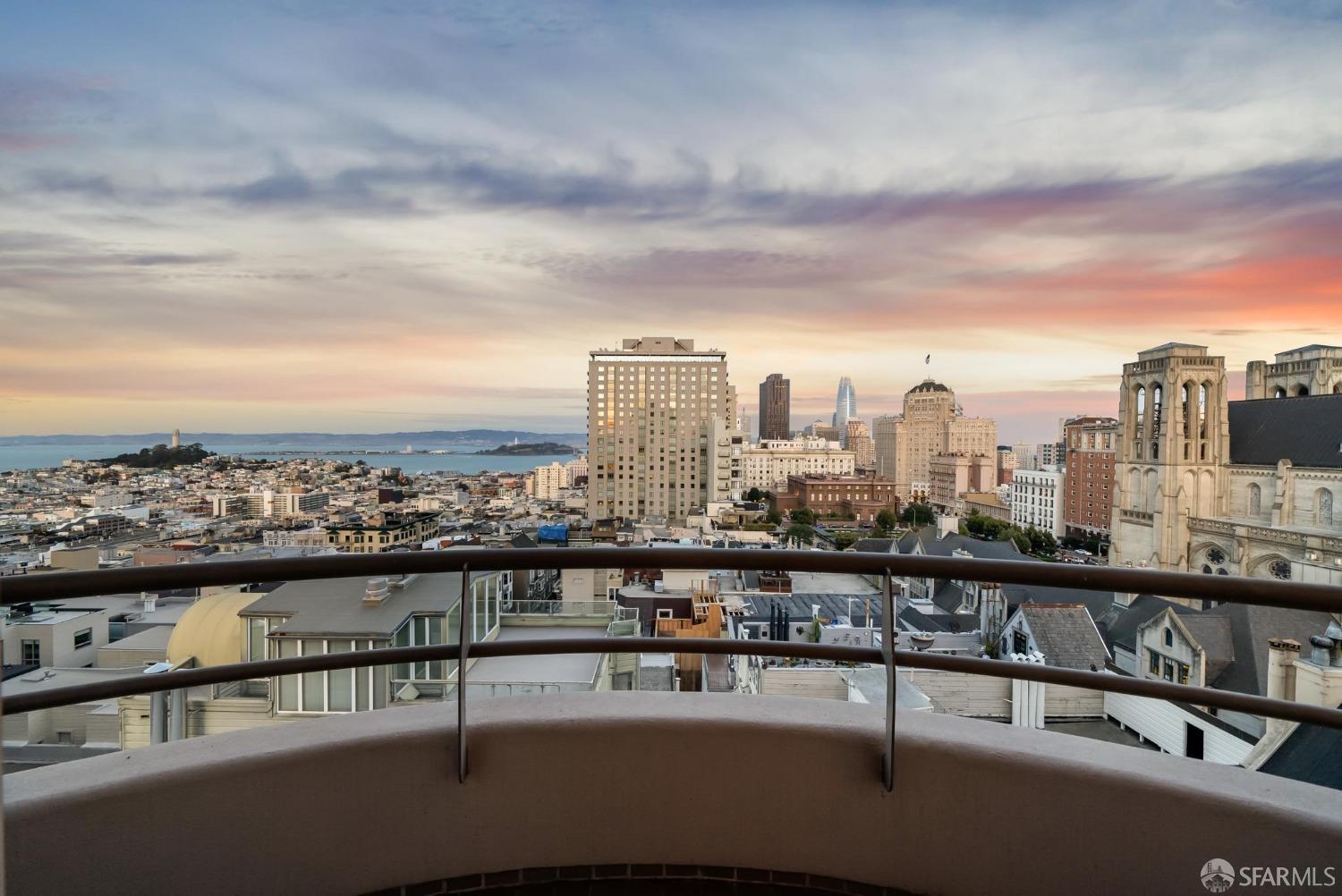 Detail Gallery Image 3 of 35 For 1220 Jones St #601,  San Francisco,  CA 94109 - 3 Beds | 3 Baths
