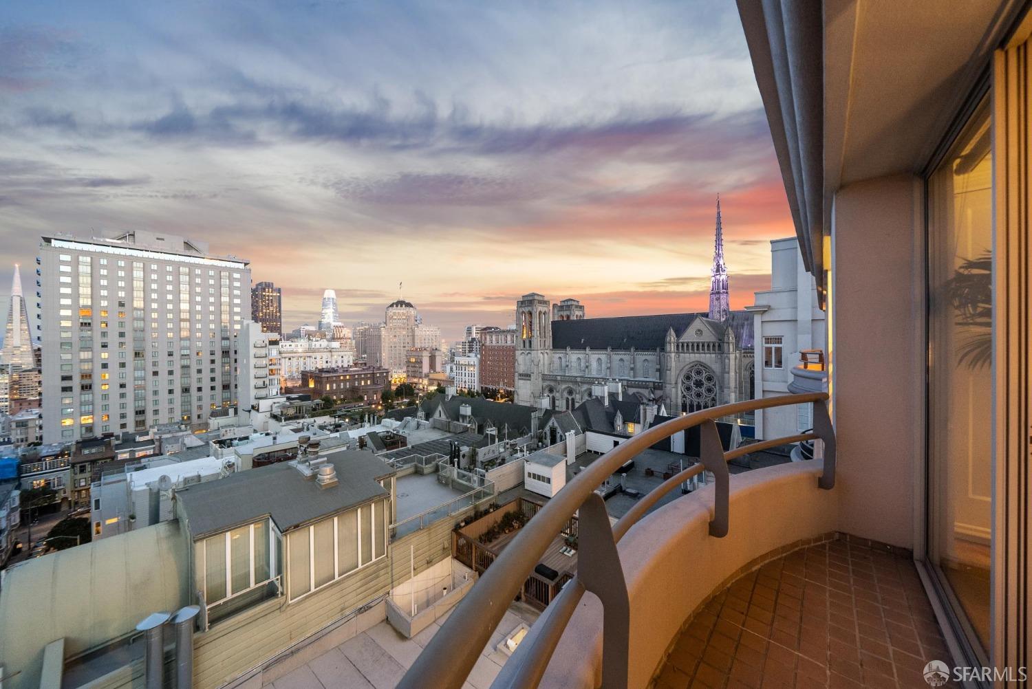 Detail Gallery Image 4 of 35 For 1220 Jones St #601,  San Francisco,  CA 94109 - 3 Beds | 3 Baths