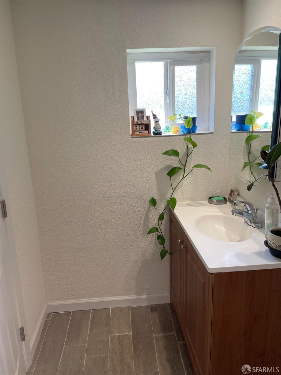 Detail Gallery Image 27 of 38 For 21723 Ada St, Castro Valley,  CA 94546 - 3 Beds | 2 Baths