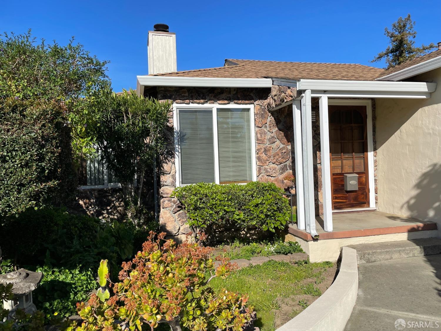 Detail Gallery Image 5 of 38 For 21723 Ada St, Castro Valley,  CA 94546 - 3 Beds | 2 Baths