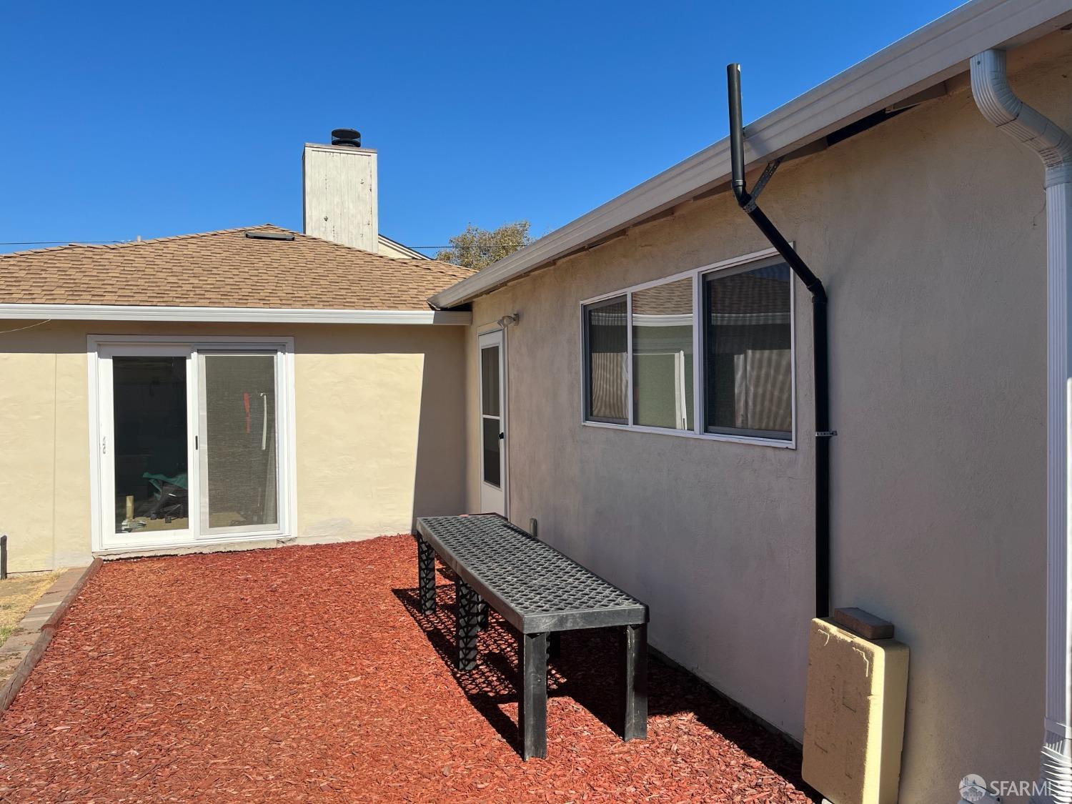 Detail Gallery Image 13 of 38 For 21723 Ada St, Castro Valley,  CA 94546 - 3 Beds | 2 Baths