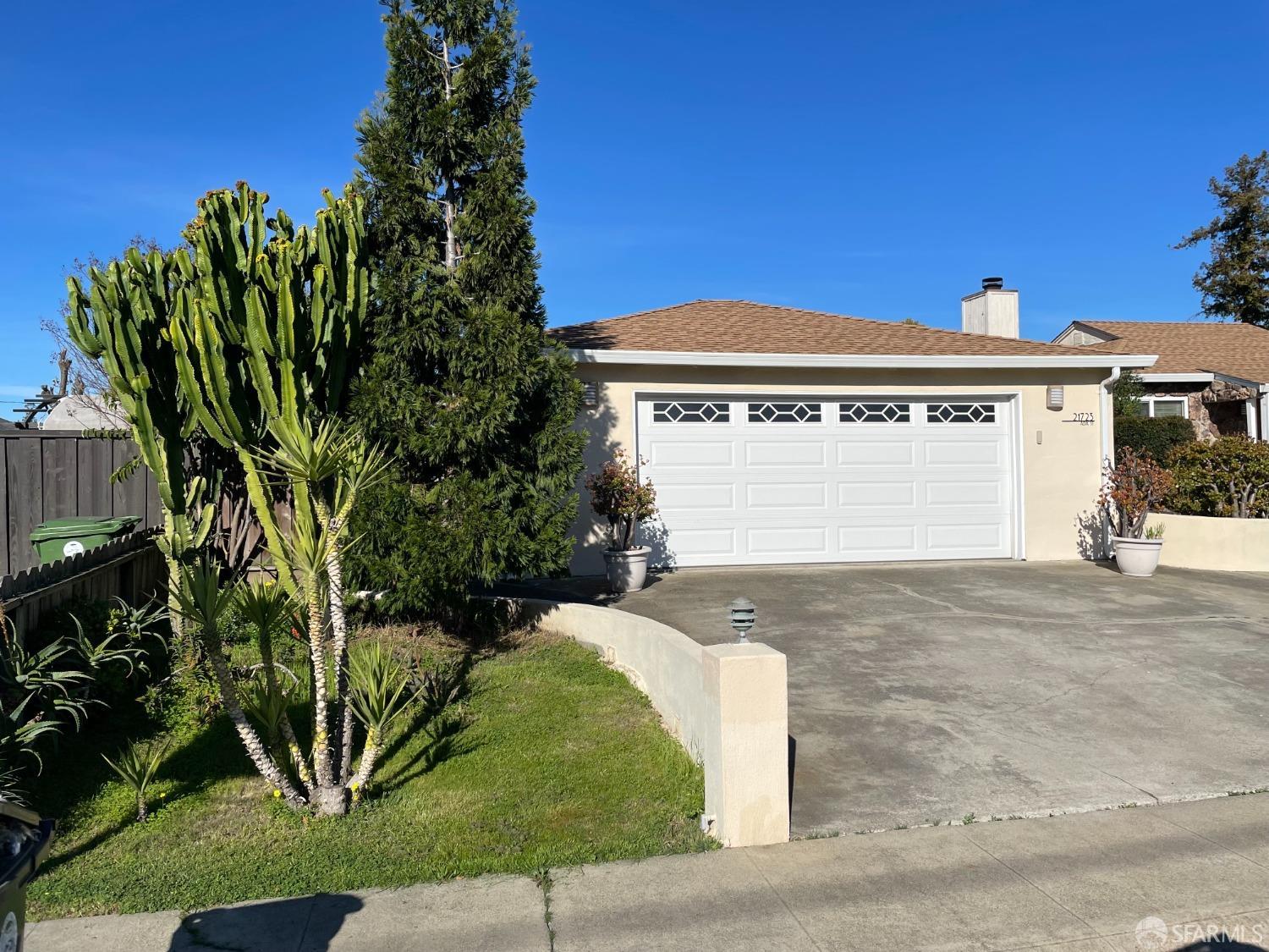 Detail Gallery Image 3 of 38 For 21723 Ada St, Castro Valley,  CA 94546 - 3 Beds | 2 Baths