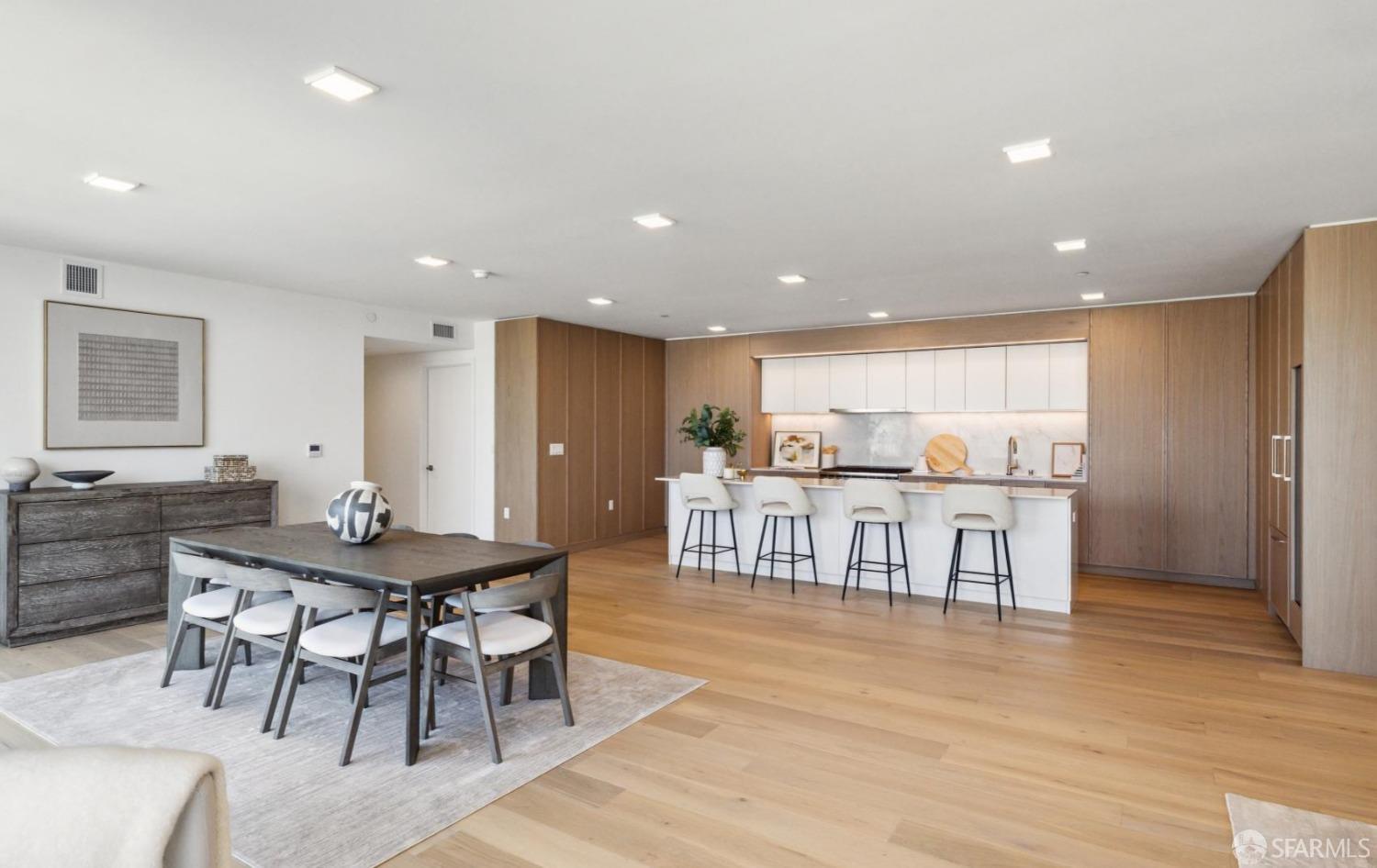 Photo #4: 425022791 Listing 