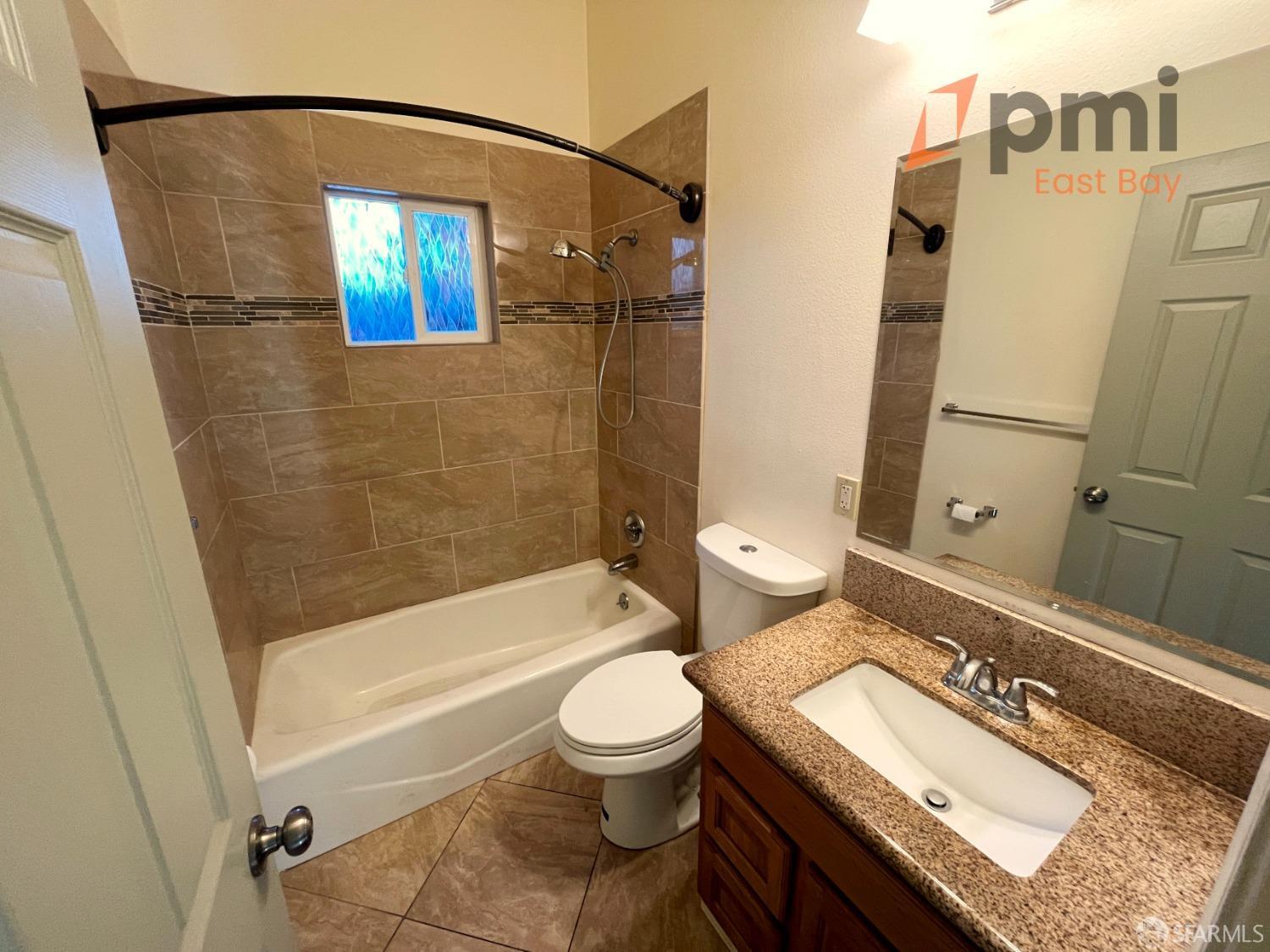 Detail Gallery Image 10 of 11 For 891 Merle Ave, Martinez,  CA 94553 - 4 Beds | 2 Baths