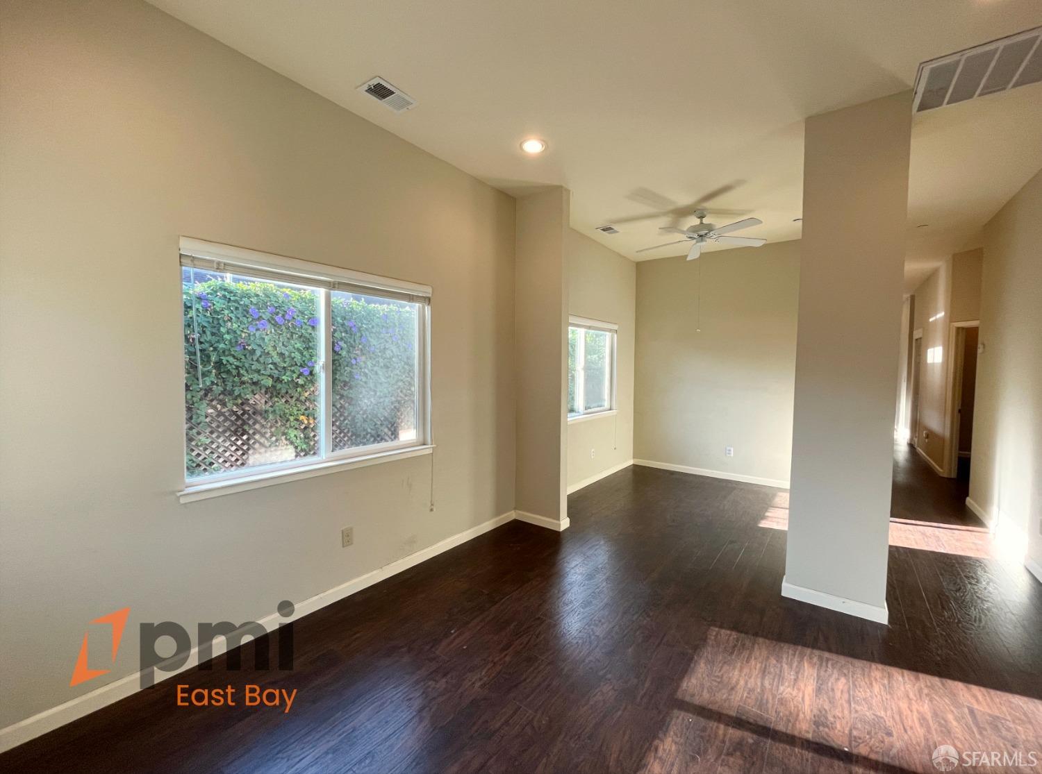 Detail Gallery Image 6 of 11 For 891 Merle Ave, Martinez,  CA 94553 - 4 Beds | 2 Baths
