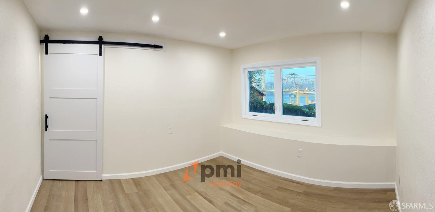 Detail Gallery Image 9 of 10 For 303 Virginia St #B,  Crockett,  CA 94525 - 3 Beds | 1 Baths