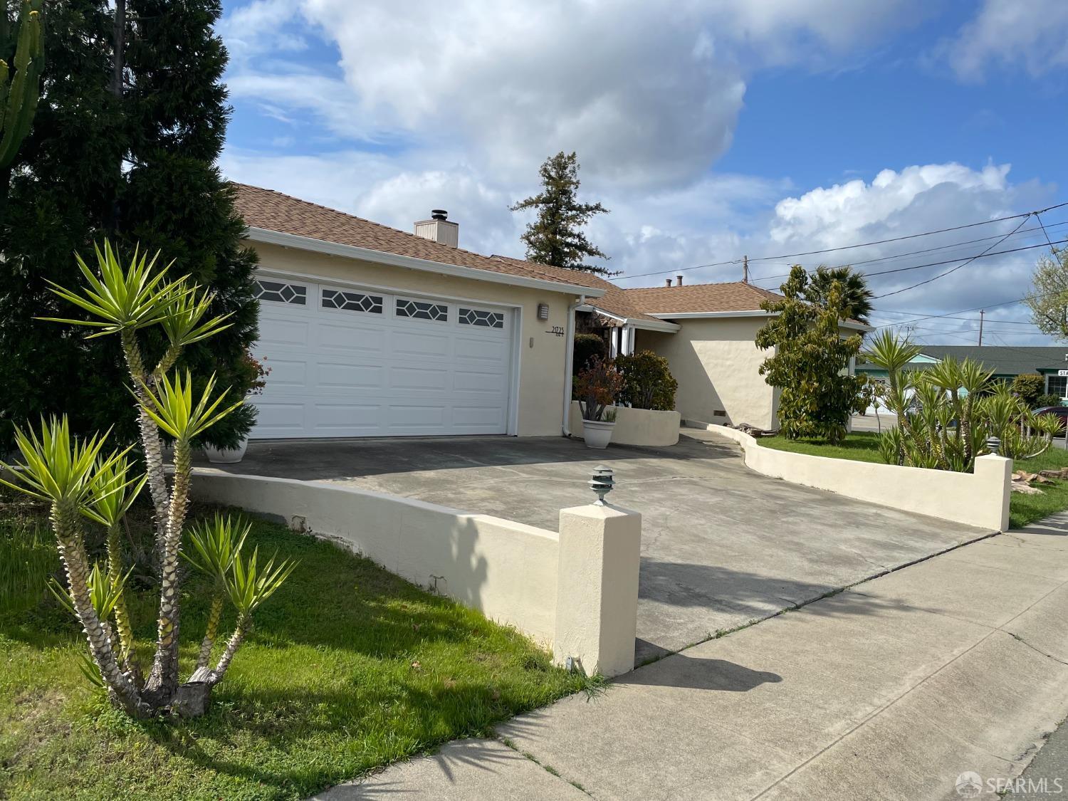 Detail Gallery Image 2 of 38 For 21723 Ada St, Castro Valley,  CA 94546 - 3 Beds | 2 Baths