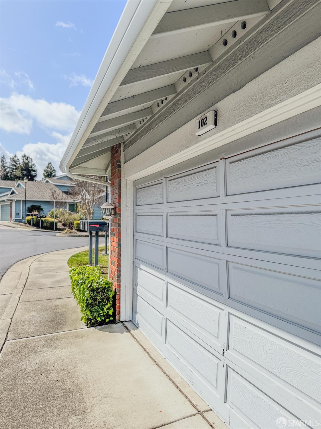 Detail Gallery Image 23 of 24 For 102 South Wildwood, Hercules,  CA 94547 - 2 Beds | 2 Baths