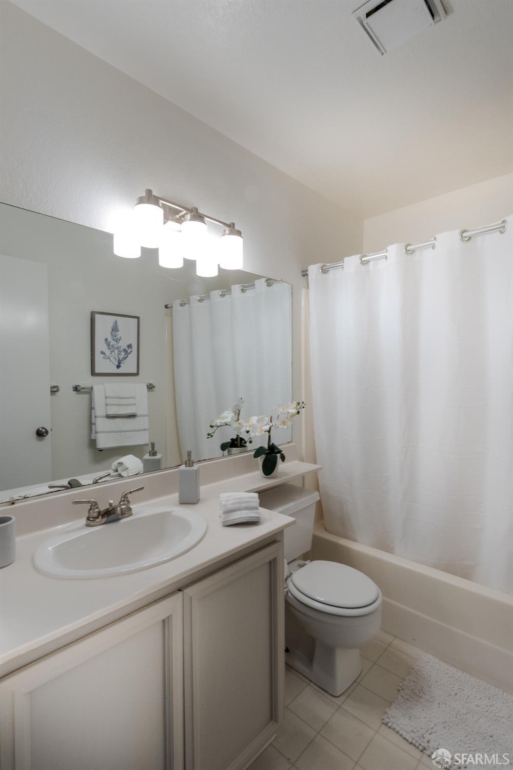 Detail Gallery Image 14 of 24 For 102 South Wildwood, Hercules,  CA 94547 - 2 Beds | 2 Baths