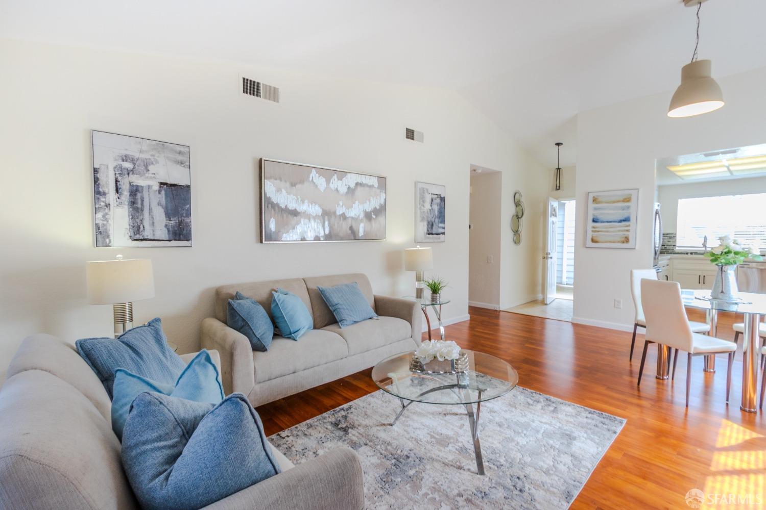 Detail Gallery Image 4 of 24 For 102 South Wildwood, Hercules,  CA 94547 - 2 Beds | 2 Baths