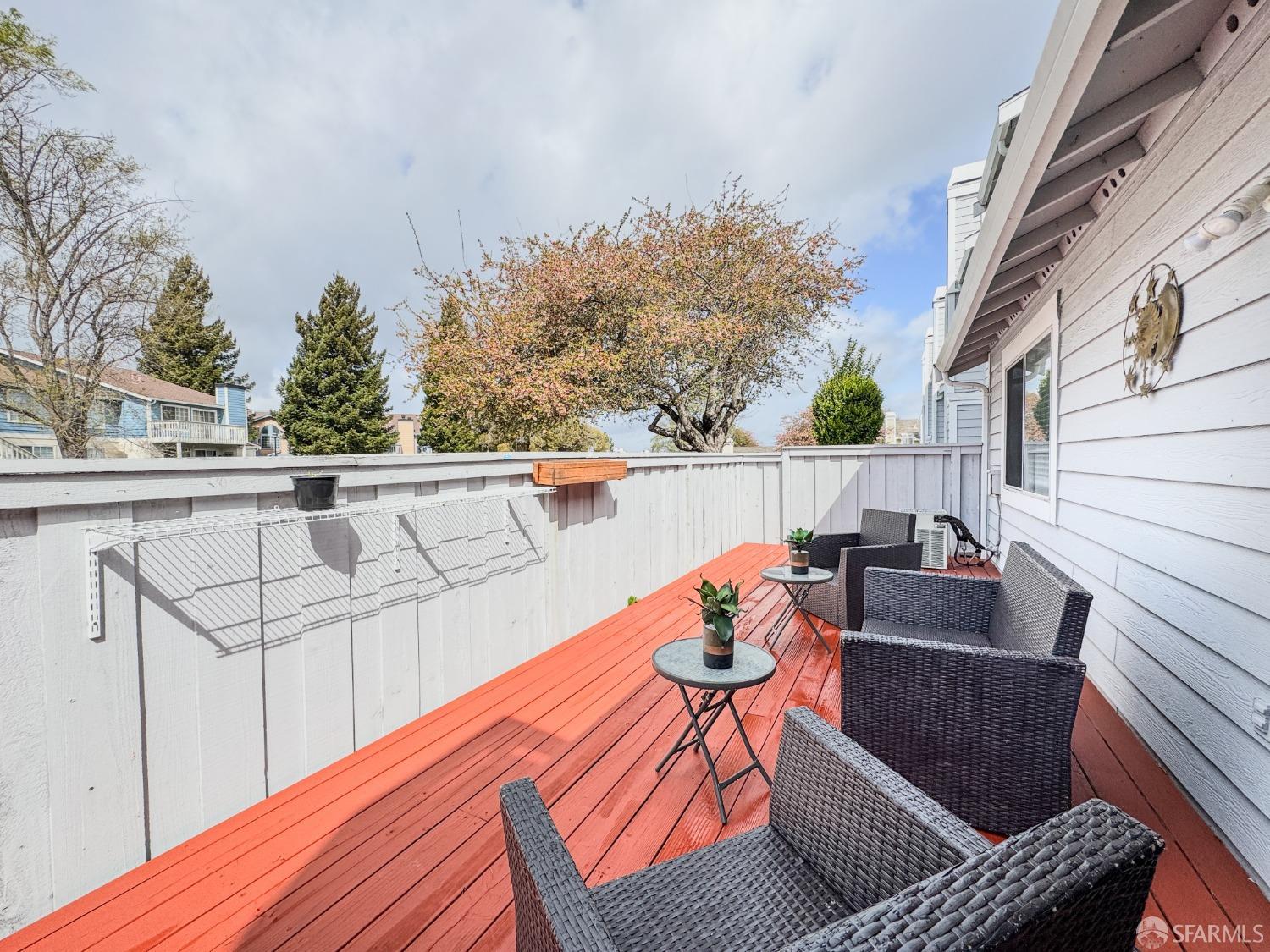 Detail Gallery Image 16 of 24 For 102 South Wildwood, Hercules,  CA 94547 - 2 Beds | 2 Baths