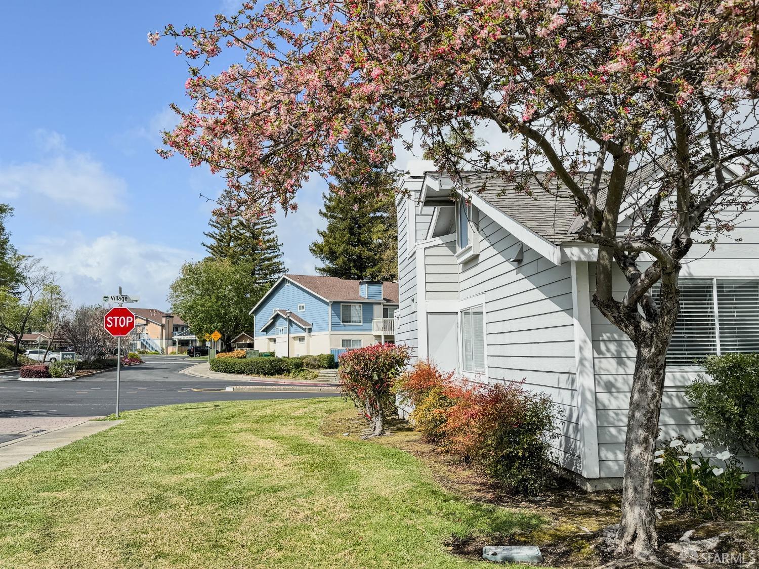 Detail Gallery Image 18 of 24 For 102 South Wildwood, Hercules,  CA 94547 - 2 Beds | 2 Baths