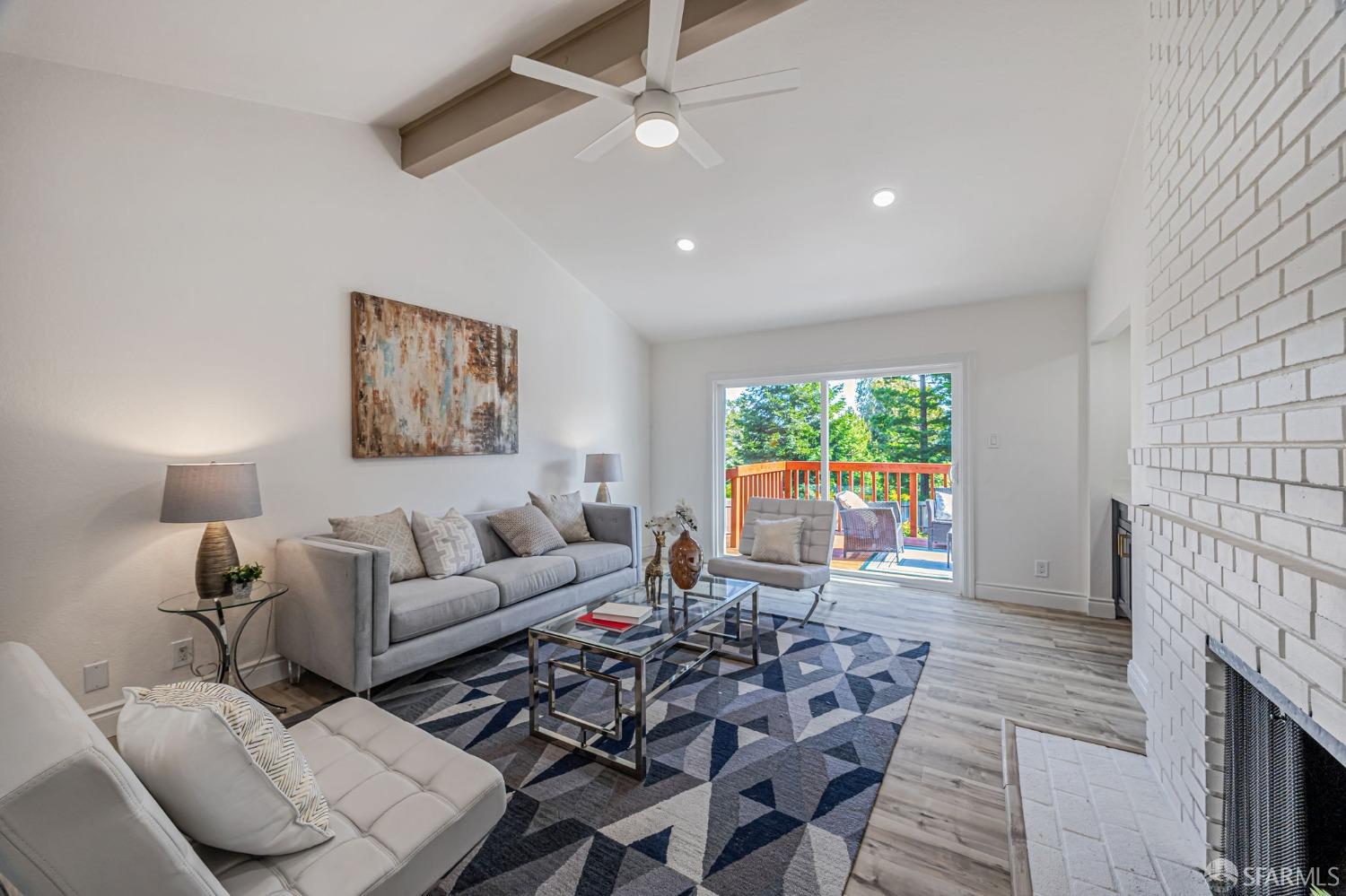 Lakeview Drive, Hillsborough, California image 9