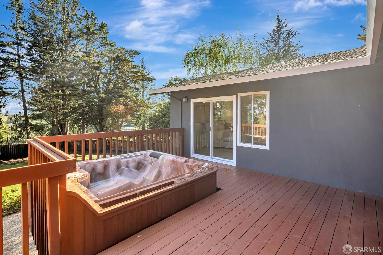 Lakeview Drive, Hillsborough, California image 35