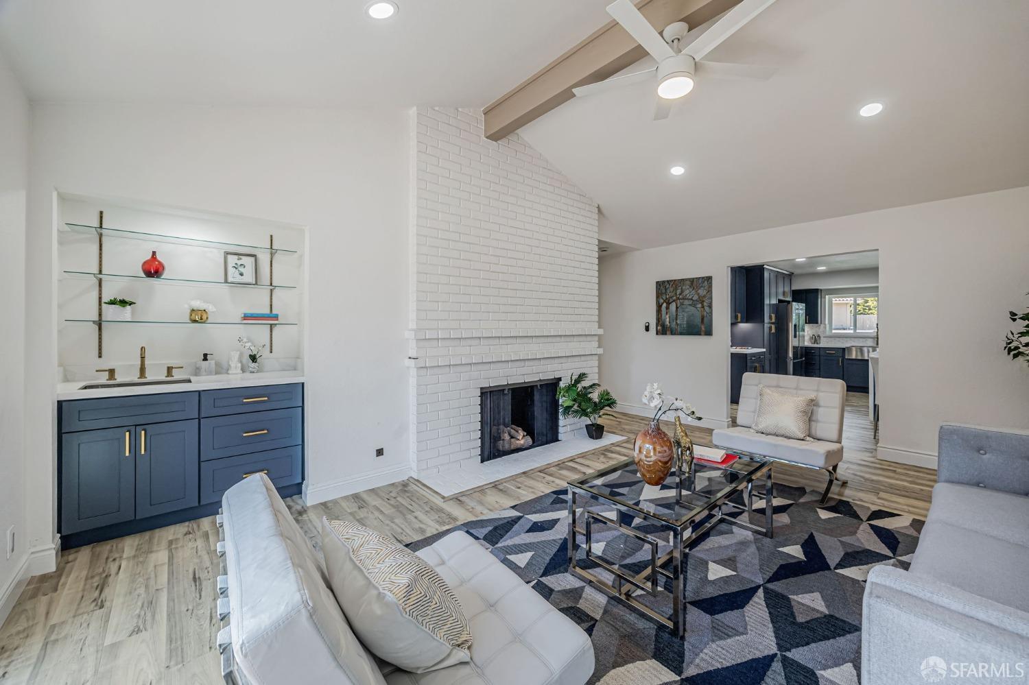 Lakeview Drive, Hillsborough, California image 10