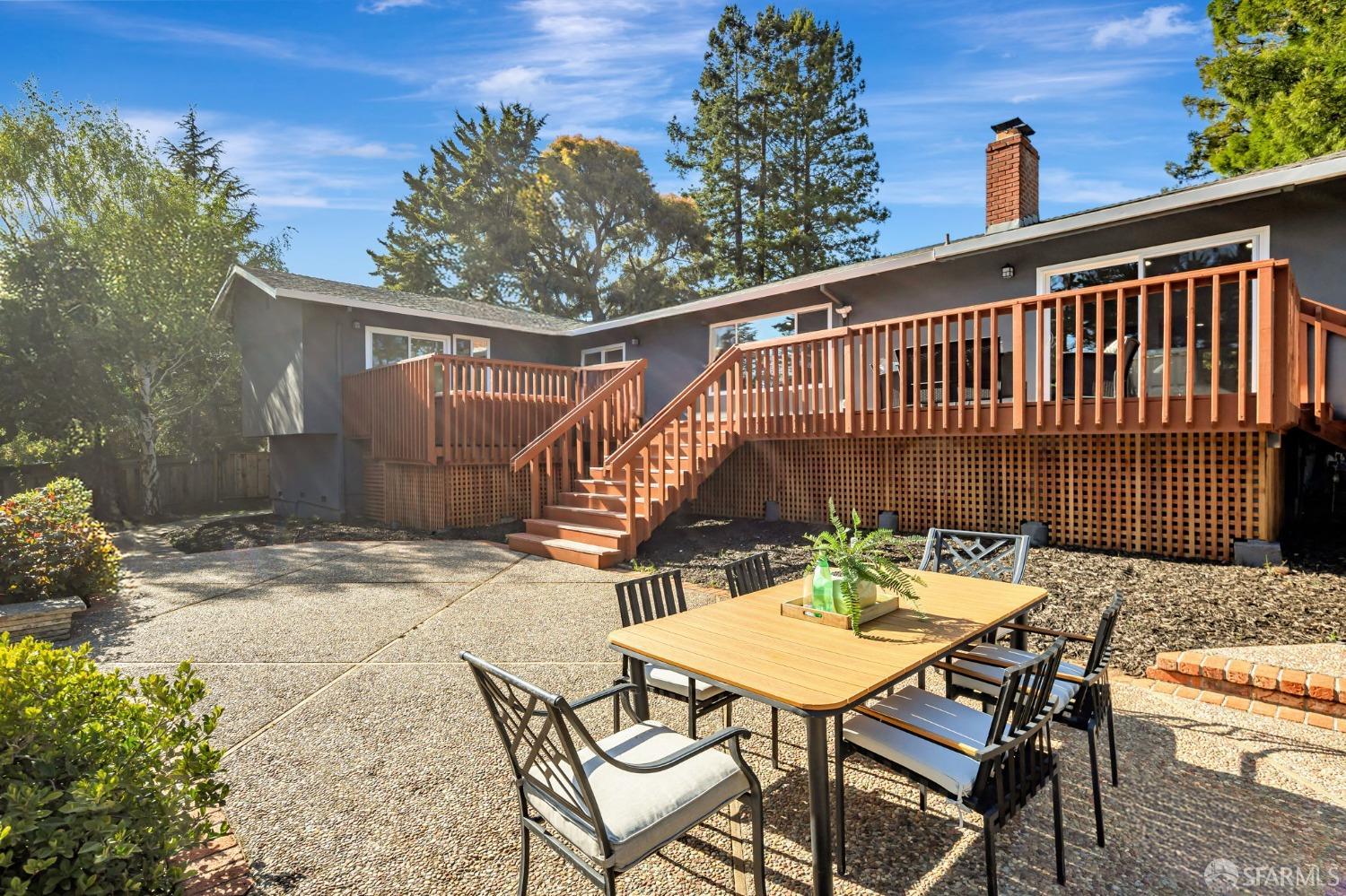 Lakeview Drive, Hillsborough, California image 37