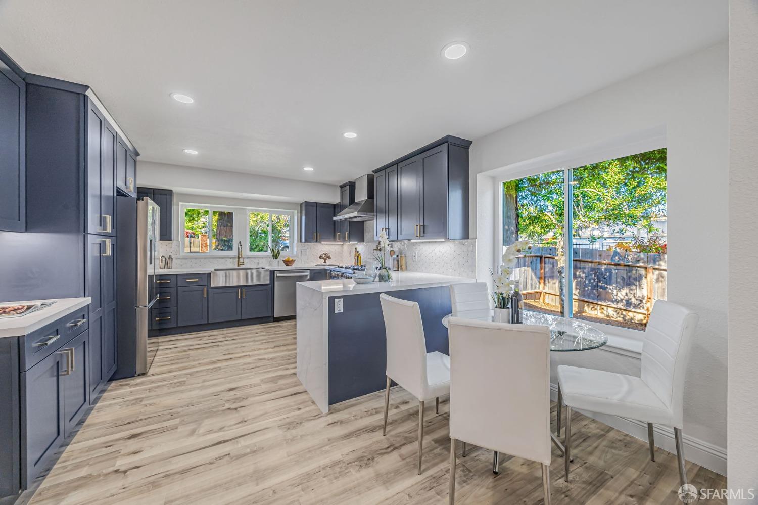 Lakeview Drive, Hillsborough, California image 15