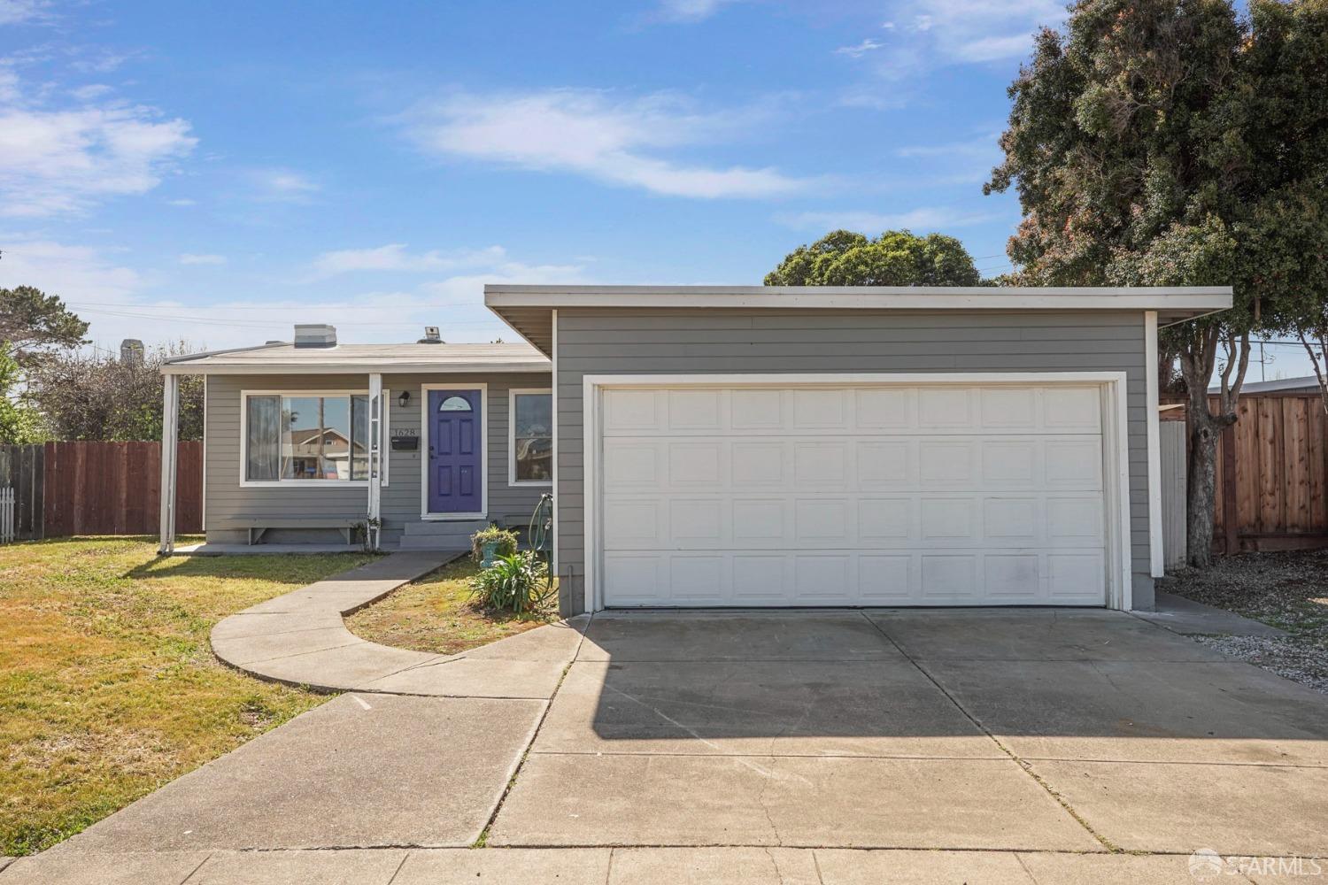 Detail Gallery Image 1 of 1 For 1628 Noe Ave, San Mateo,  CA 94401 - 3 Beds | 2 Baths
