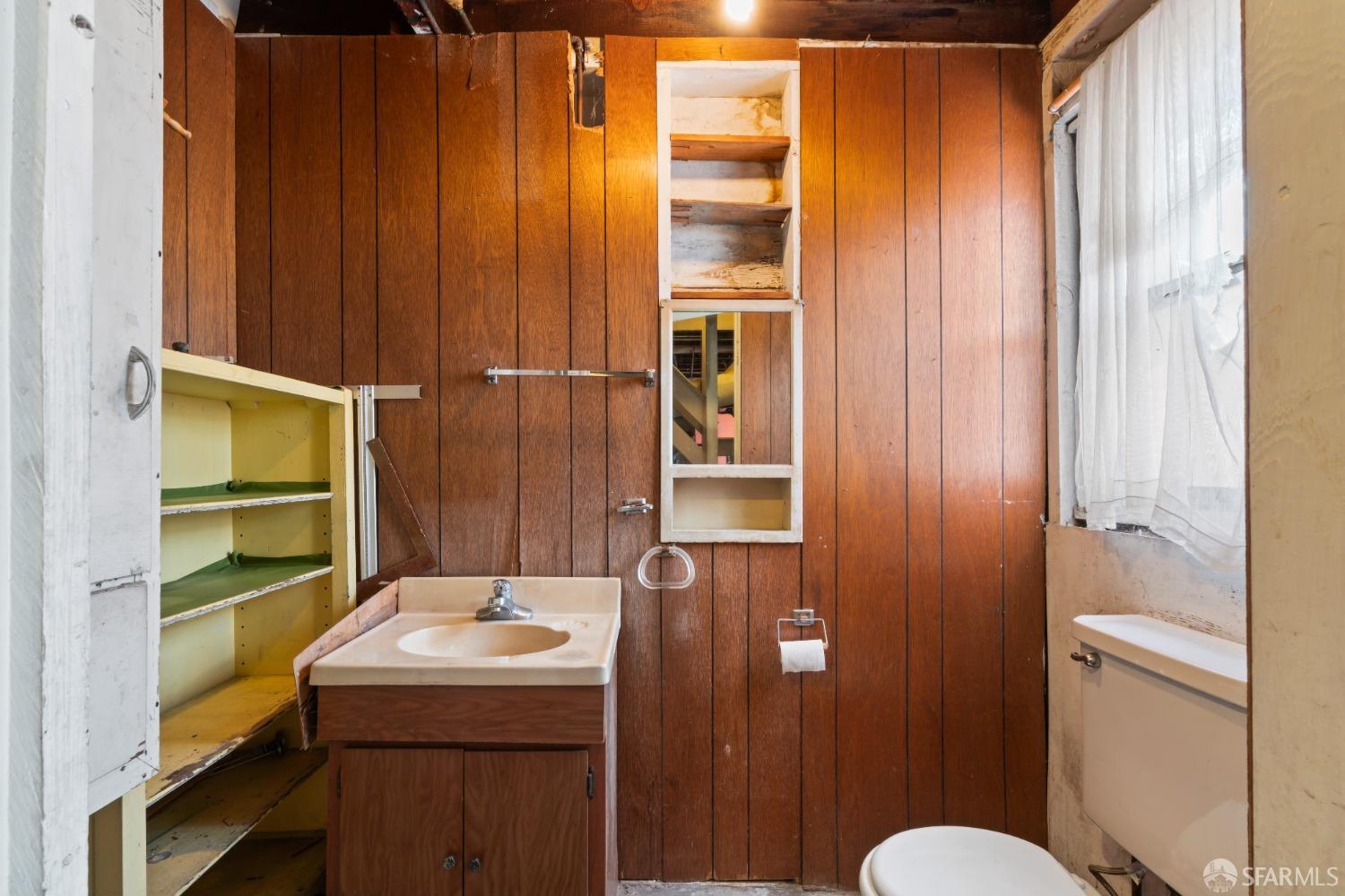 Detail Gallery Image 8 of 32 For 227 Arleta Ave, San Francisco,  CA 94134 - 3 Beds | 1/1 Baths