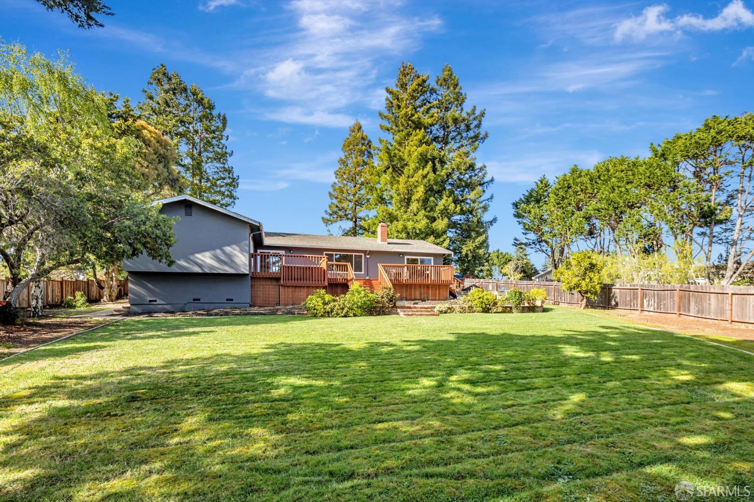 Lakeview Drive, Hillsborough, California image 39