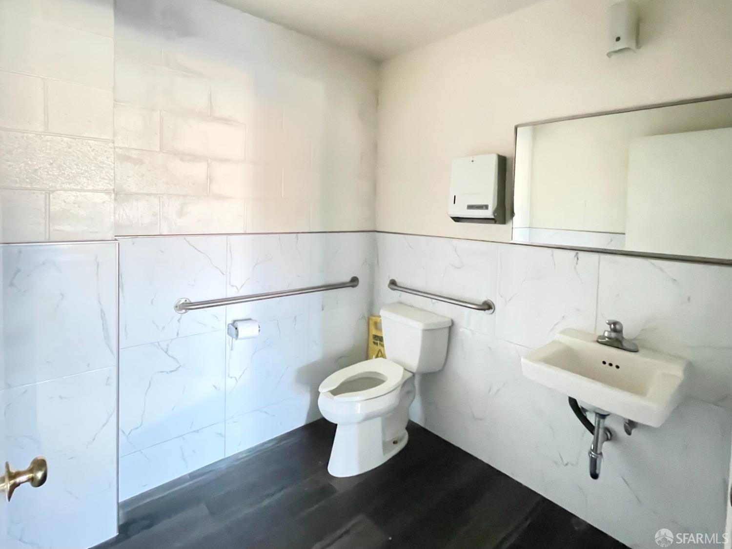 Detail Gallery Image 6 of 6 For 1590 El Camino Real Blvd #D,  San Bruno,  CA 94066 - – Beds | – Baths
